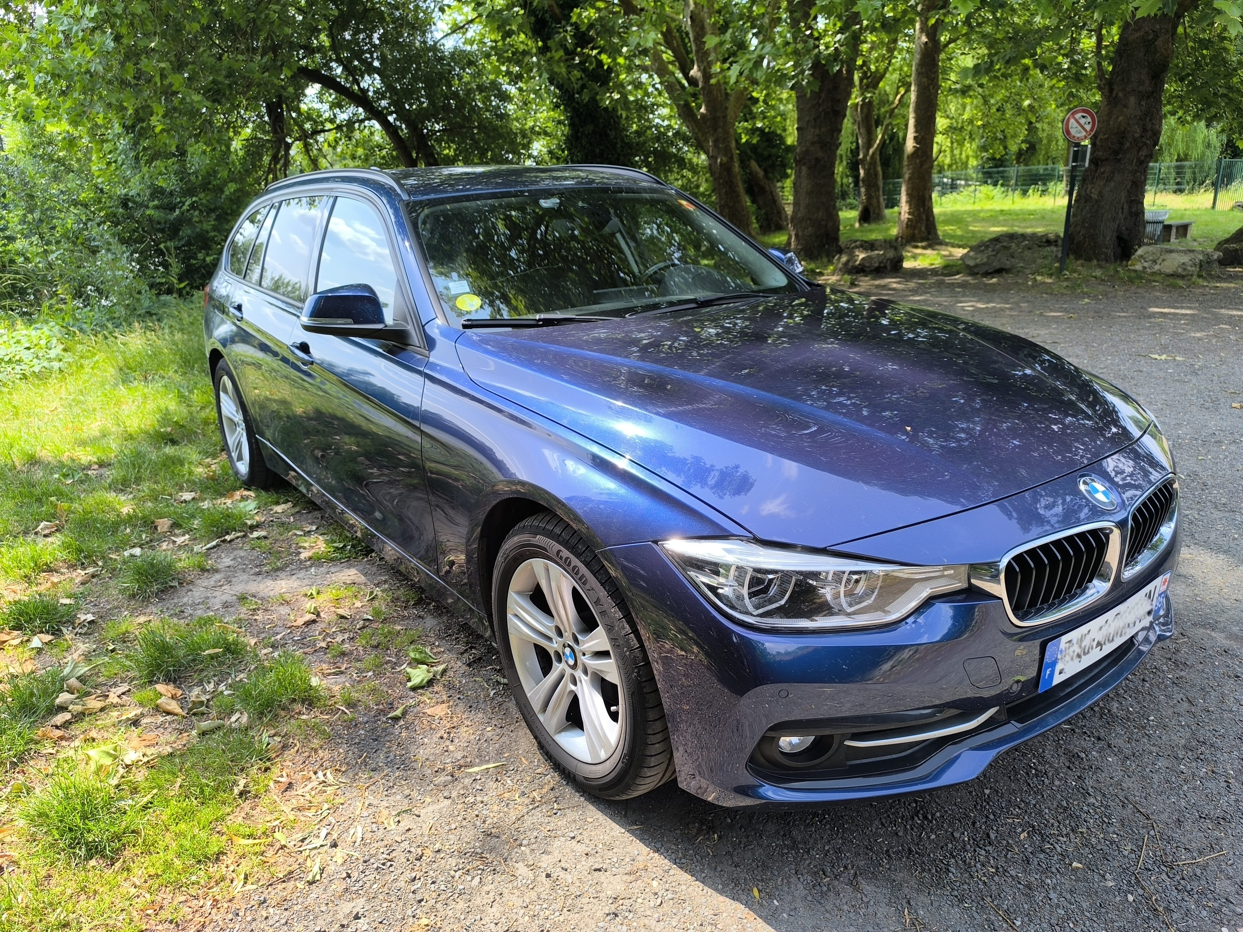 BMW Série 3 318d Touring avec Apple CarPlay