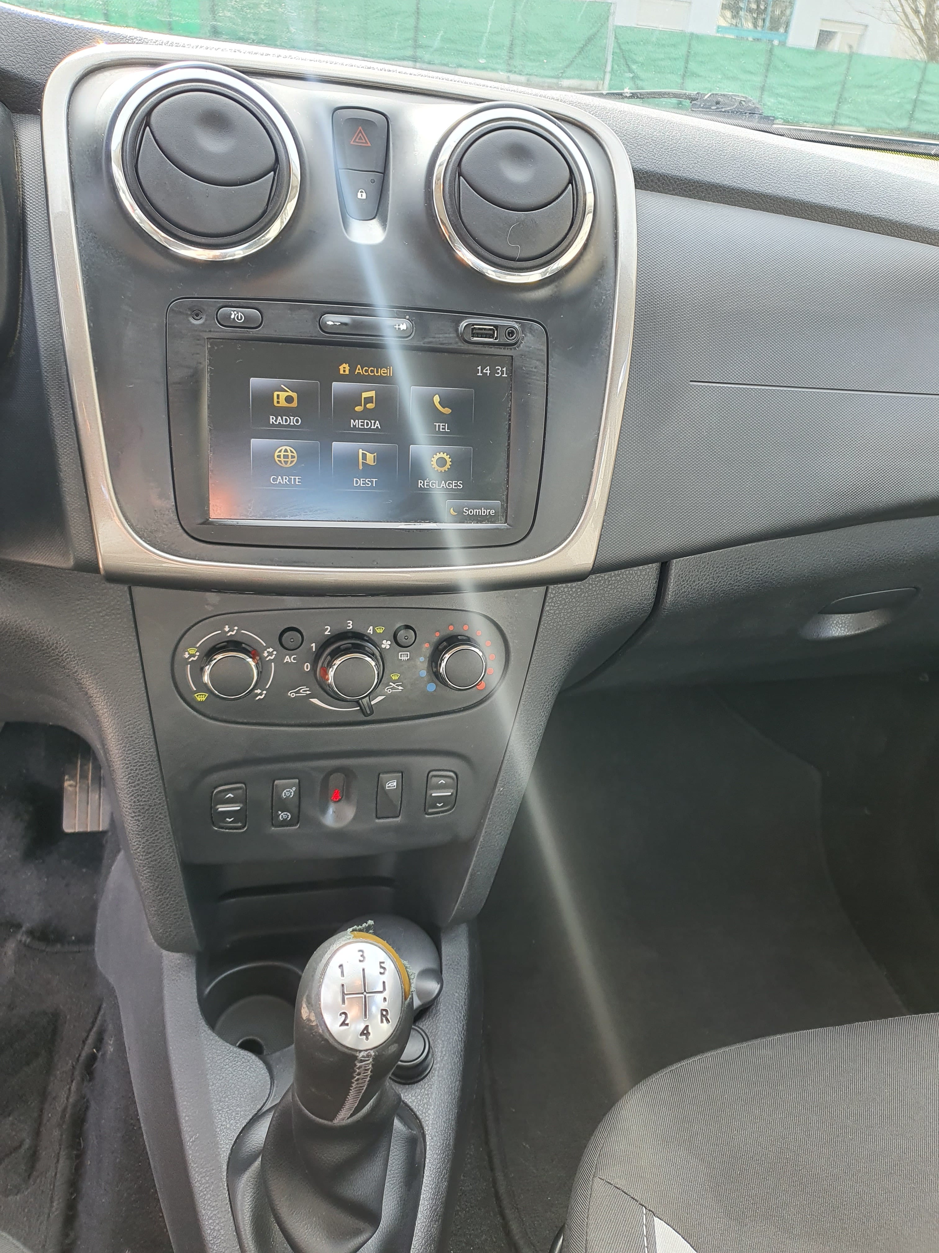Dacia Sandero Stepway avec Coffre de toit