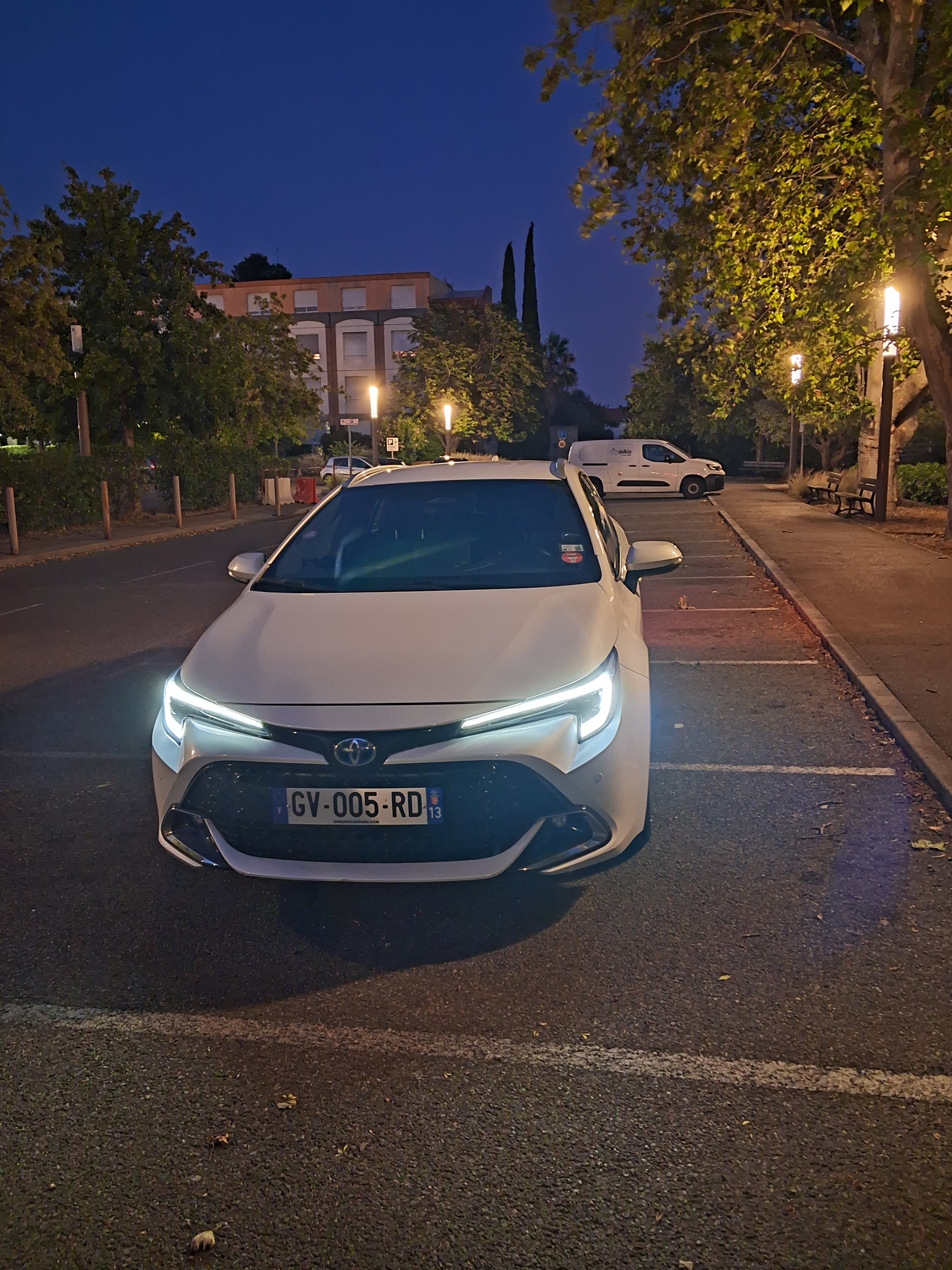 Toyota Corolla Break Hybride, 2024, Essence 95 / Électrique (hybride), automatique