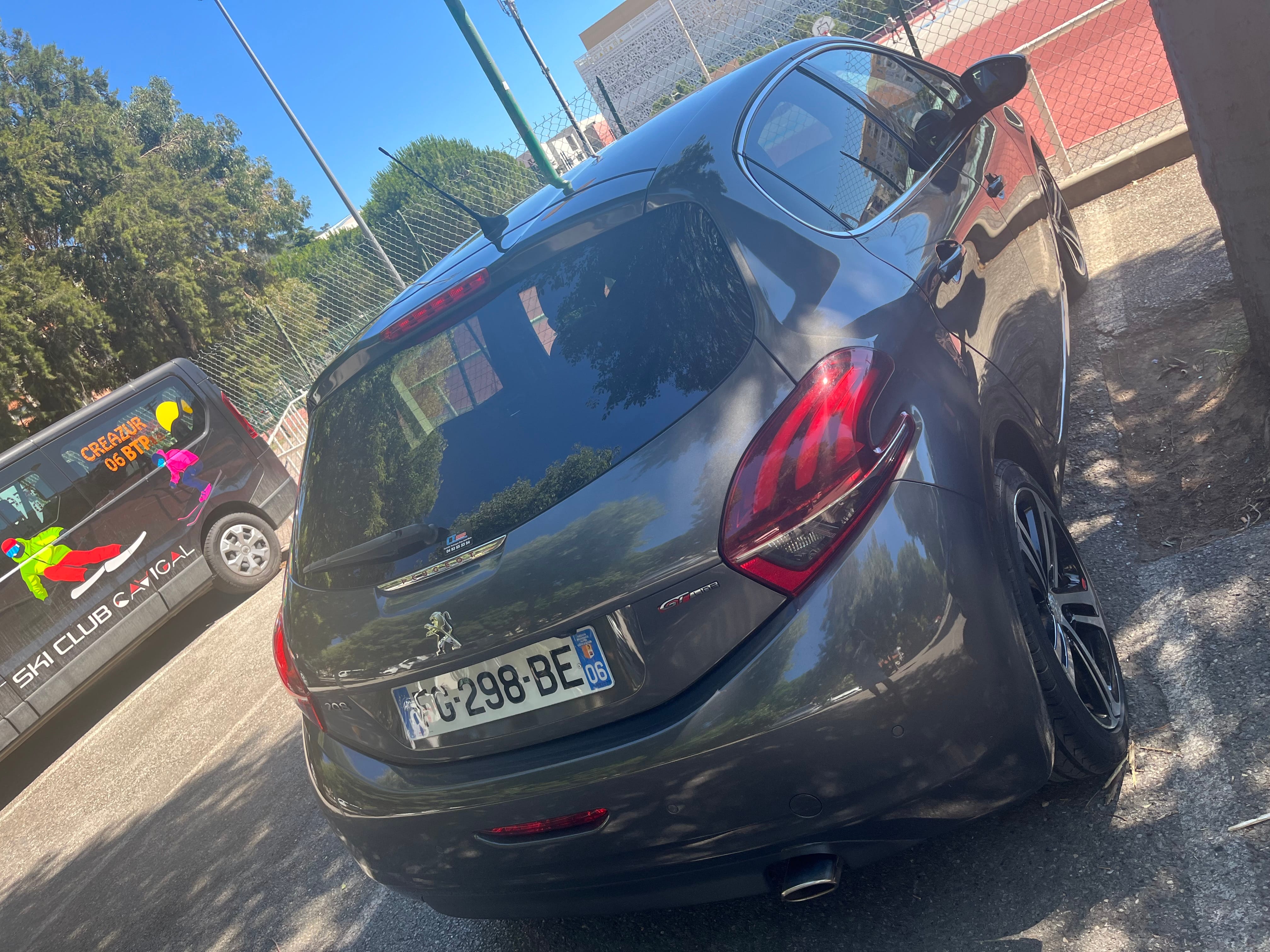Peugeot 208 avec Caméra de recul