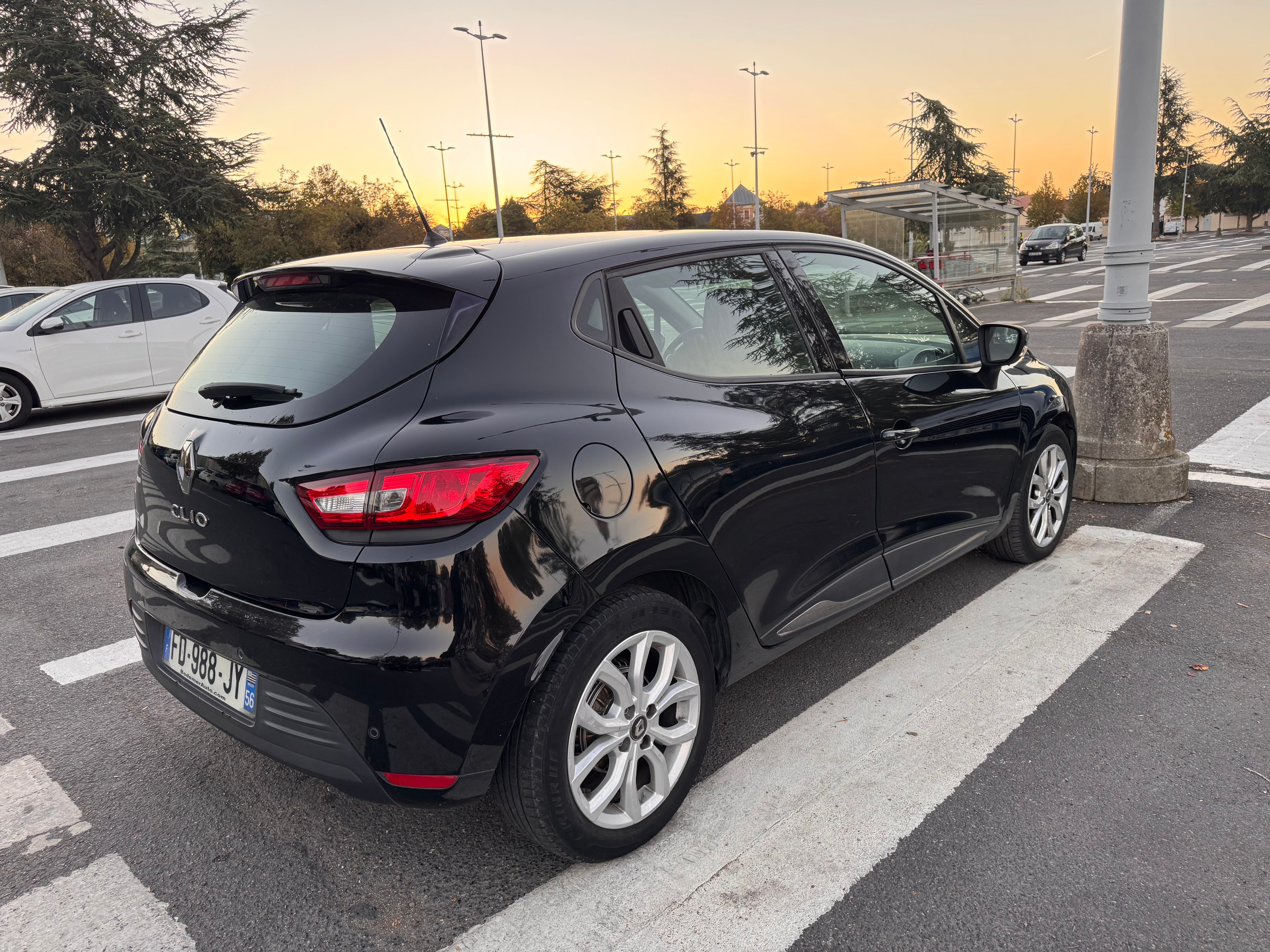Renault Clio avec Autoradio