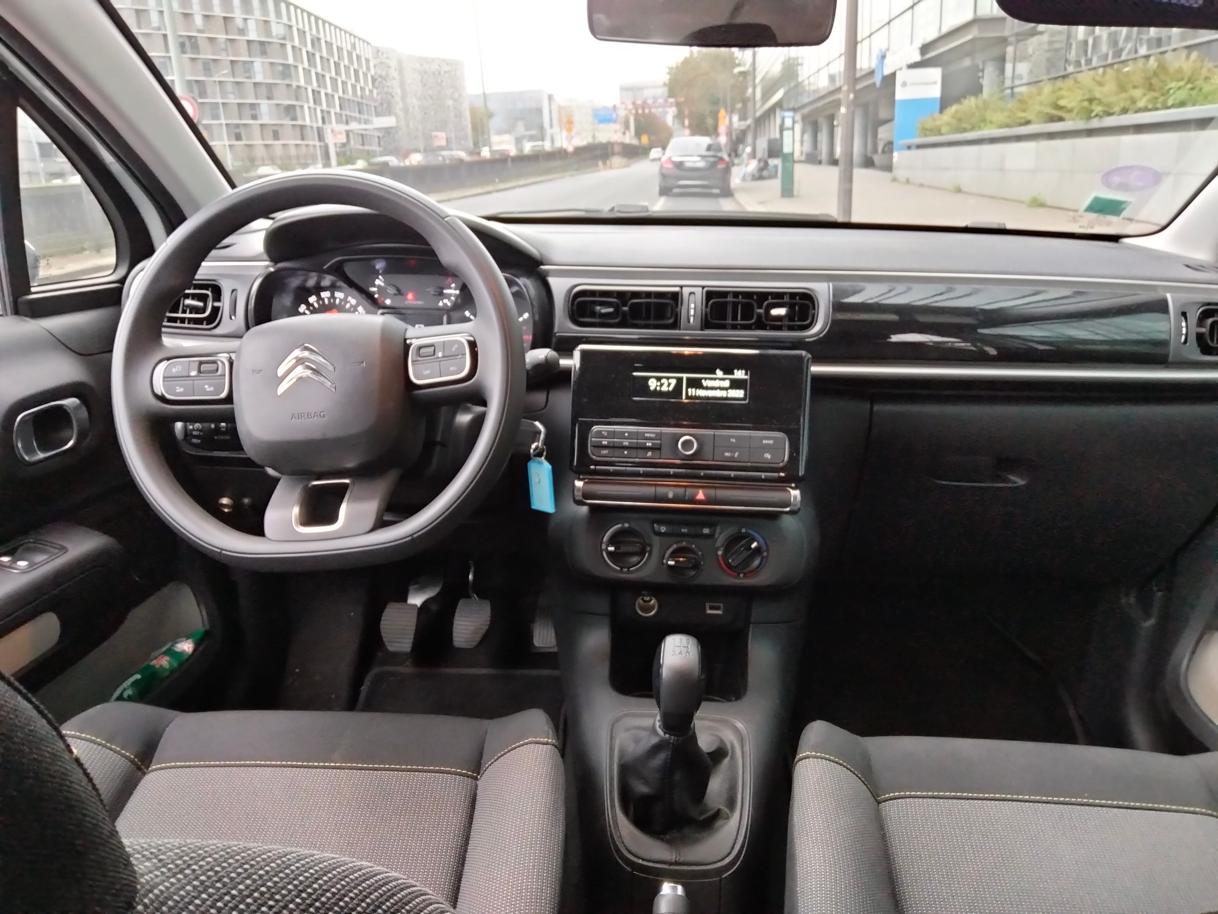 Citroen C3 • Paris 14 / Porte d'Orleans• Business-Loisir with Bluetooth audio