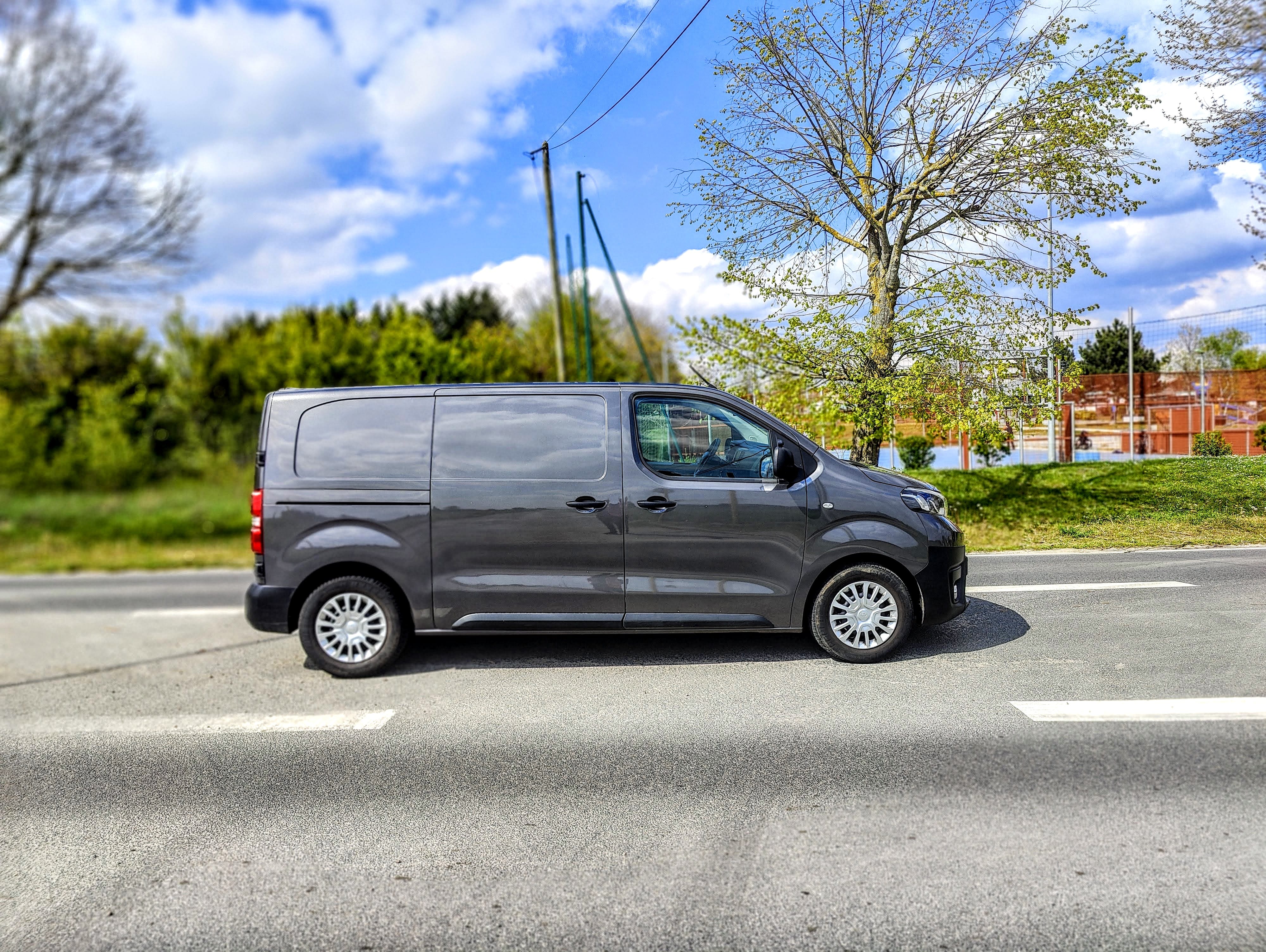 Toyota Proace Fourgon  6,6m3 - FN958DB with Air conditioning