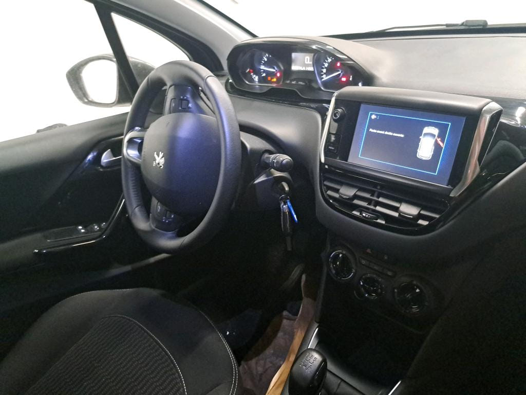 Peugeot 208 avec GPS