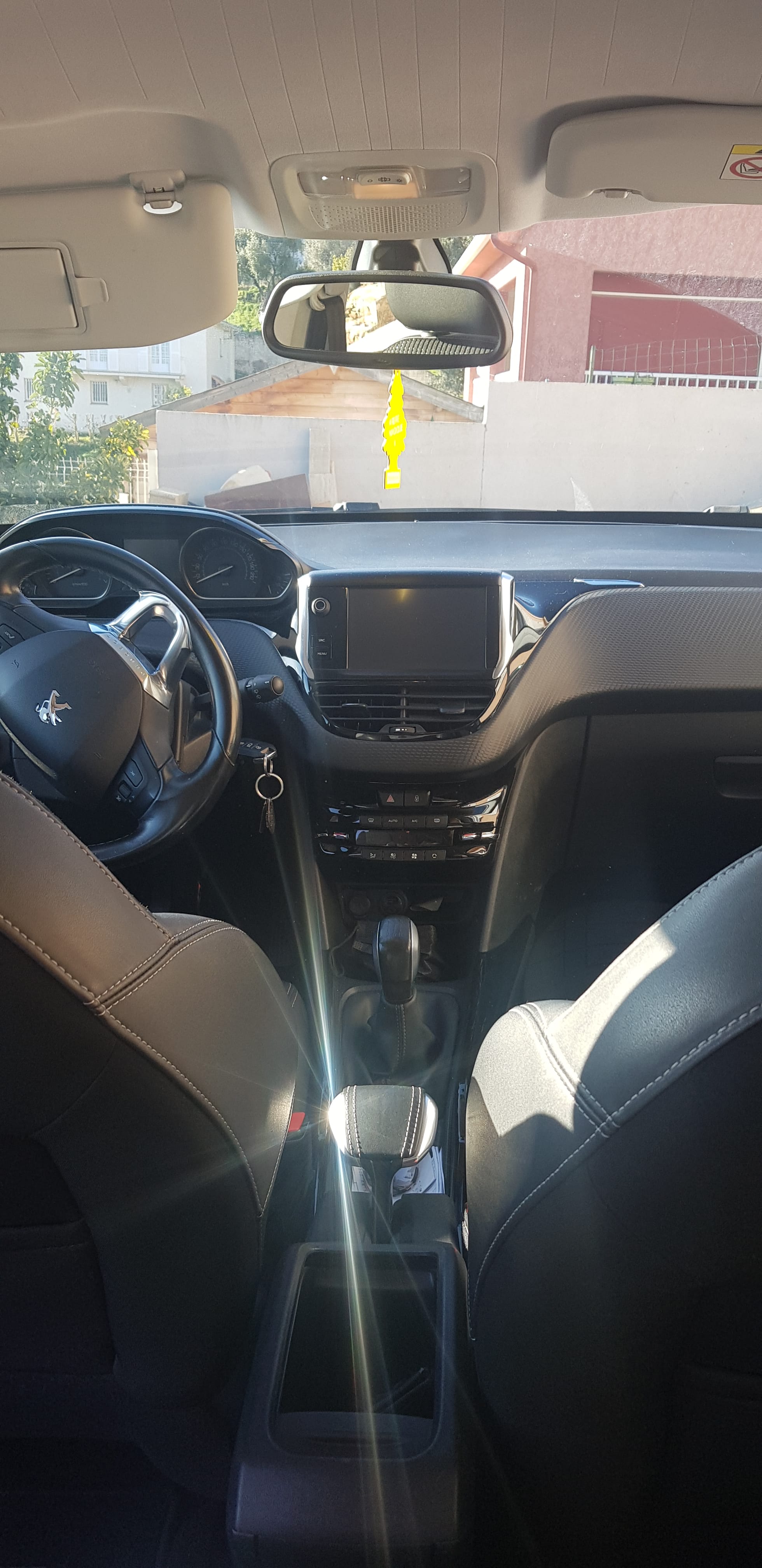 Peugeot 2008 avec Entrée audio / iPod