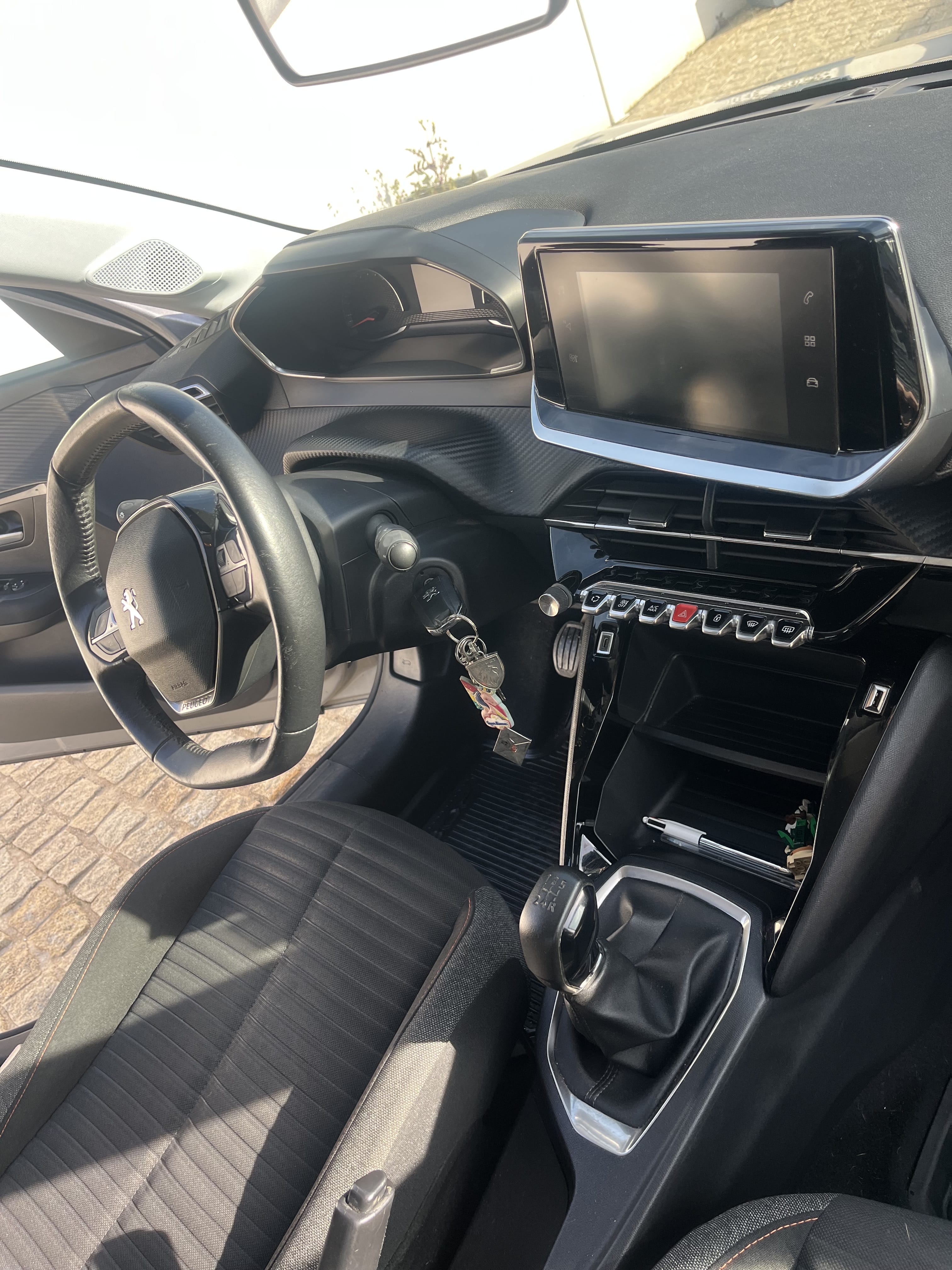 Peugeot 208 with Apple CarPlay