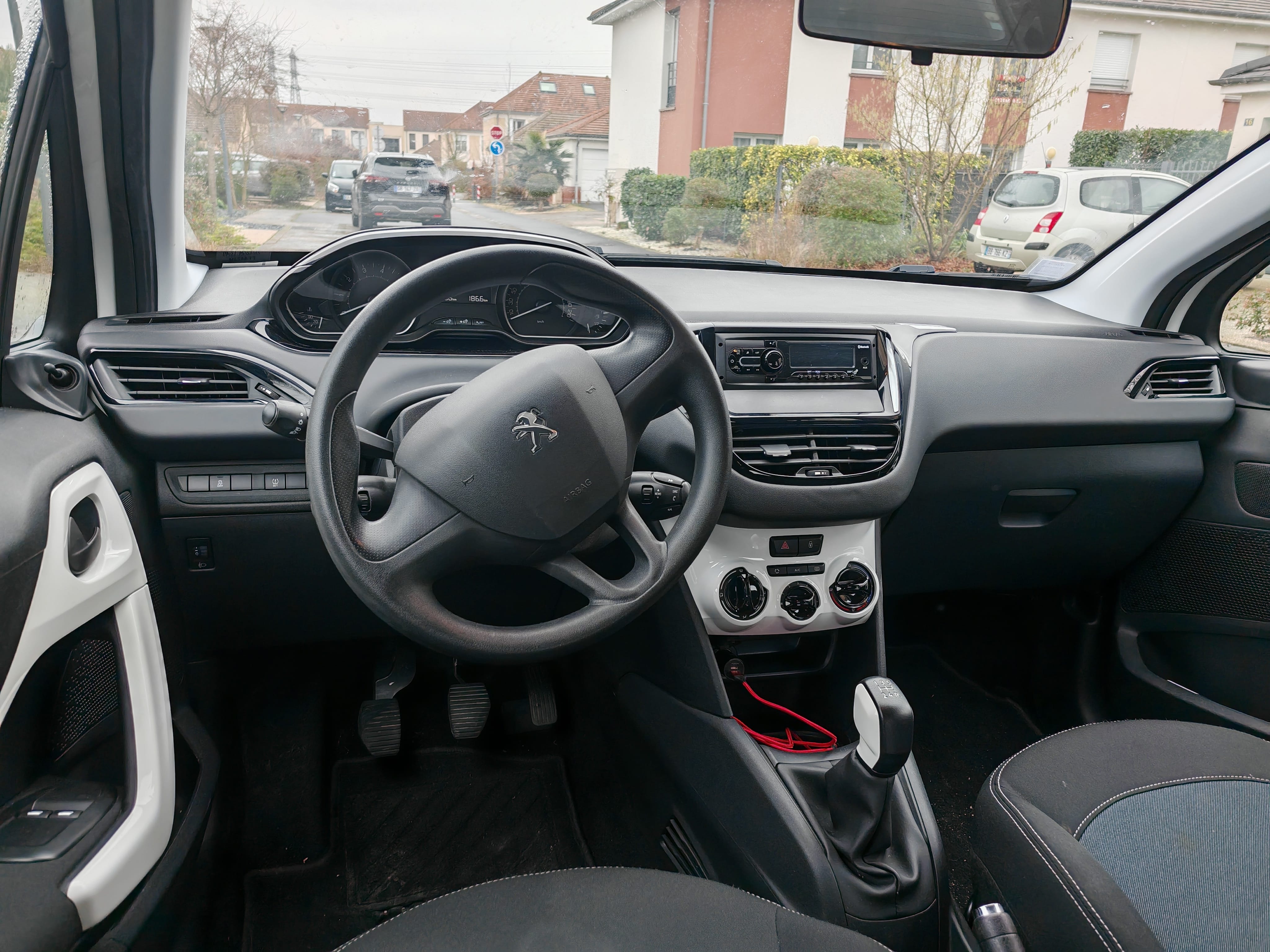 Peugeot 208 avec Entrée audio / iPod