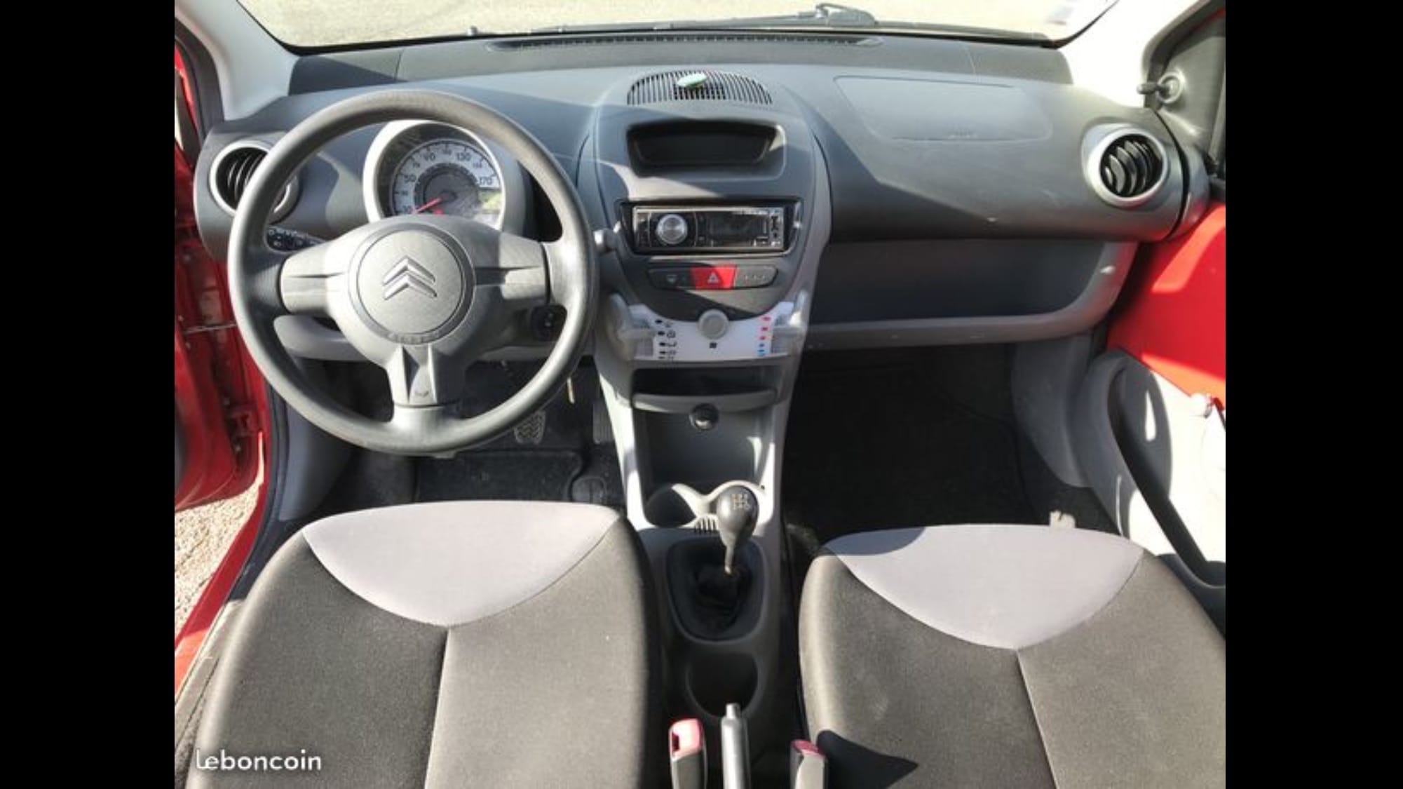 Citroen C1 Rouge 3p aeroport gare livrable