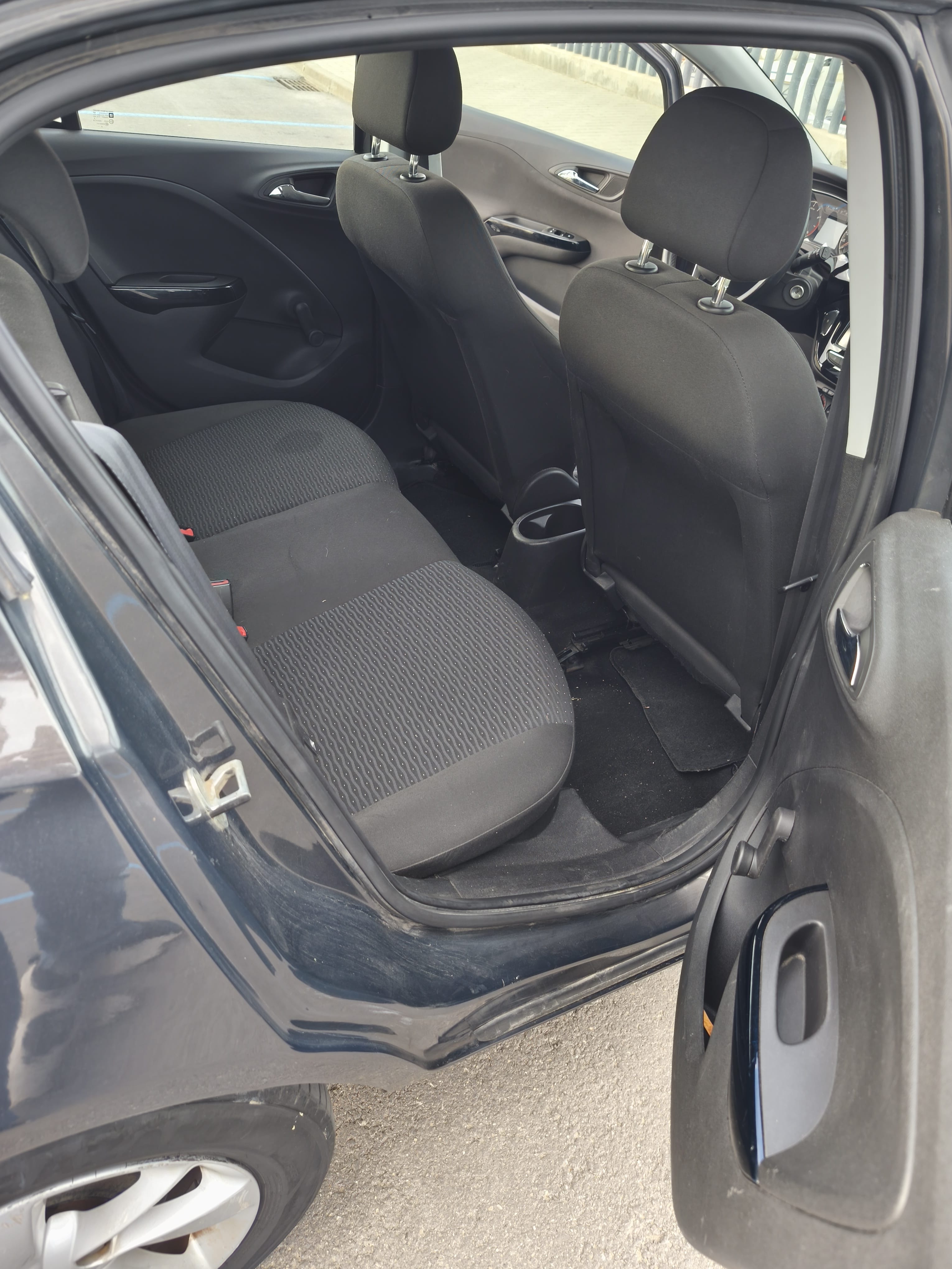 Opel Corsa 1.4 gasolina con Entrada de Audio/iPod