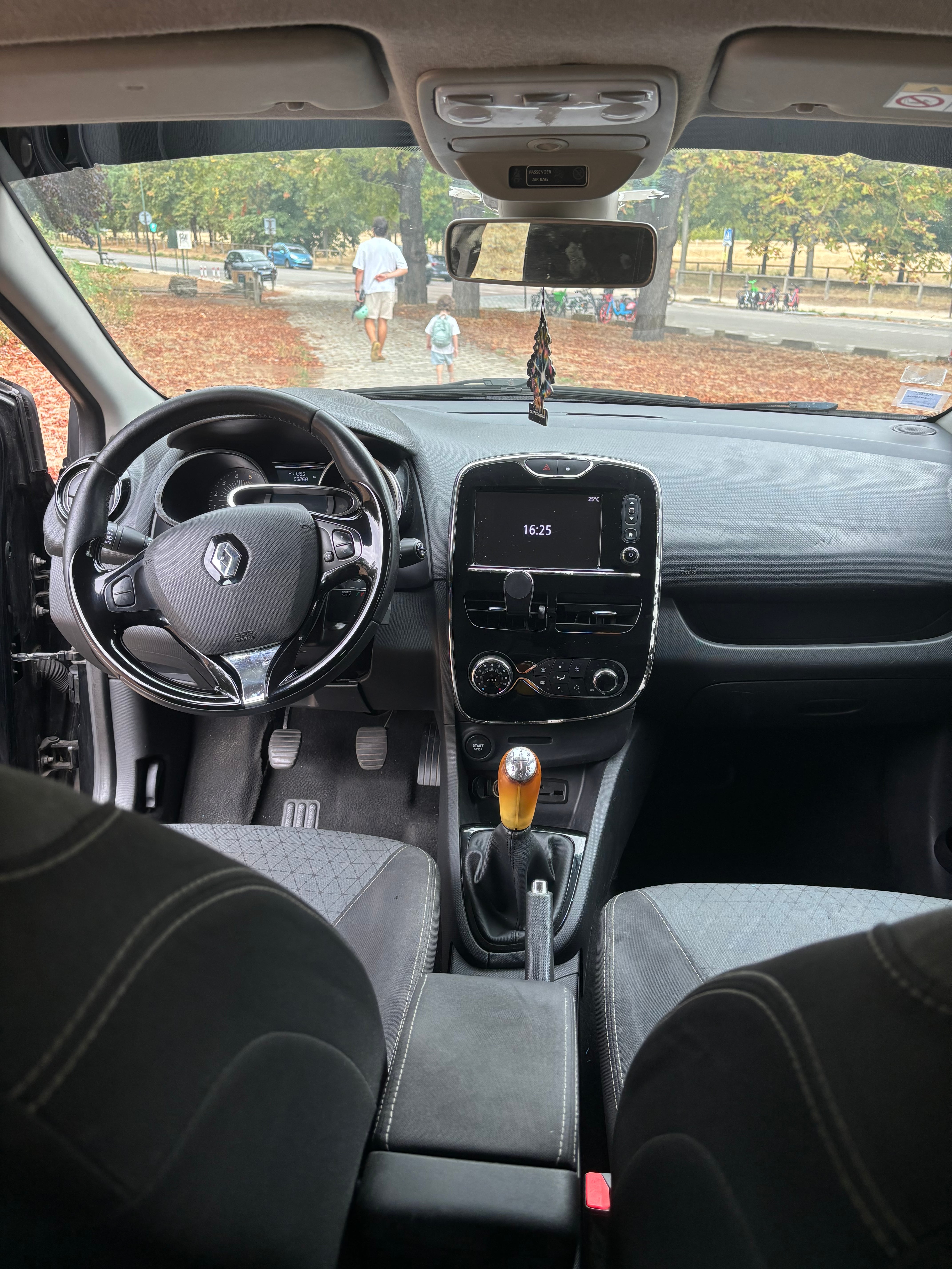 Renault Clio avec Autoradio