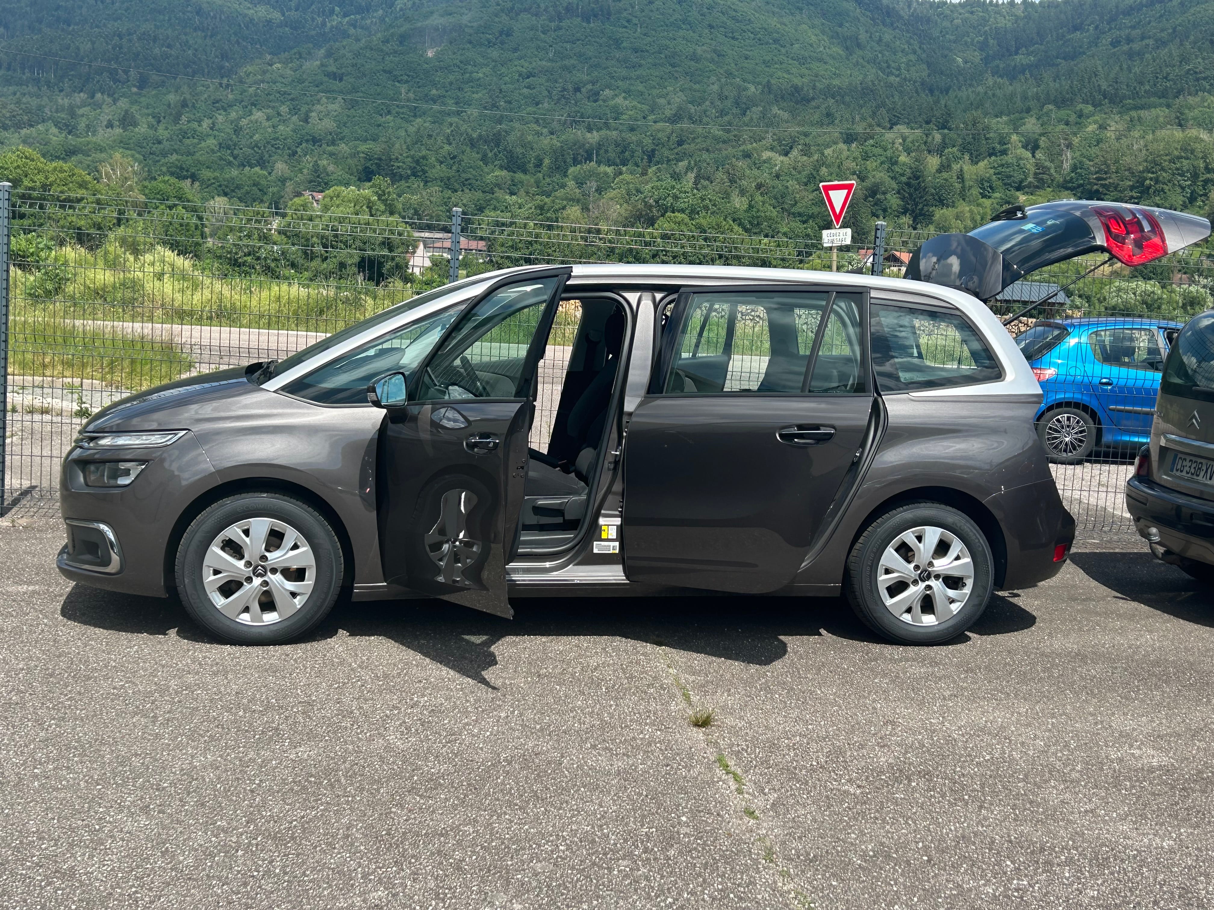 Citroen C4 Grand Spacetourer avec Port USB