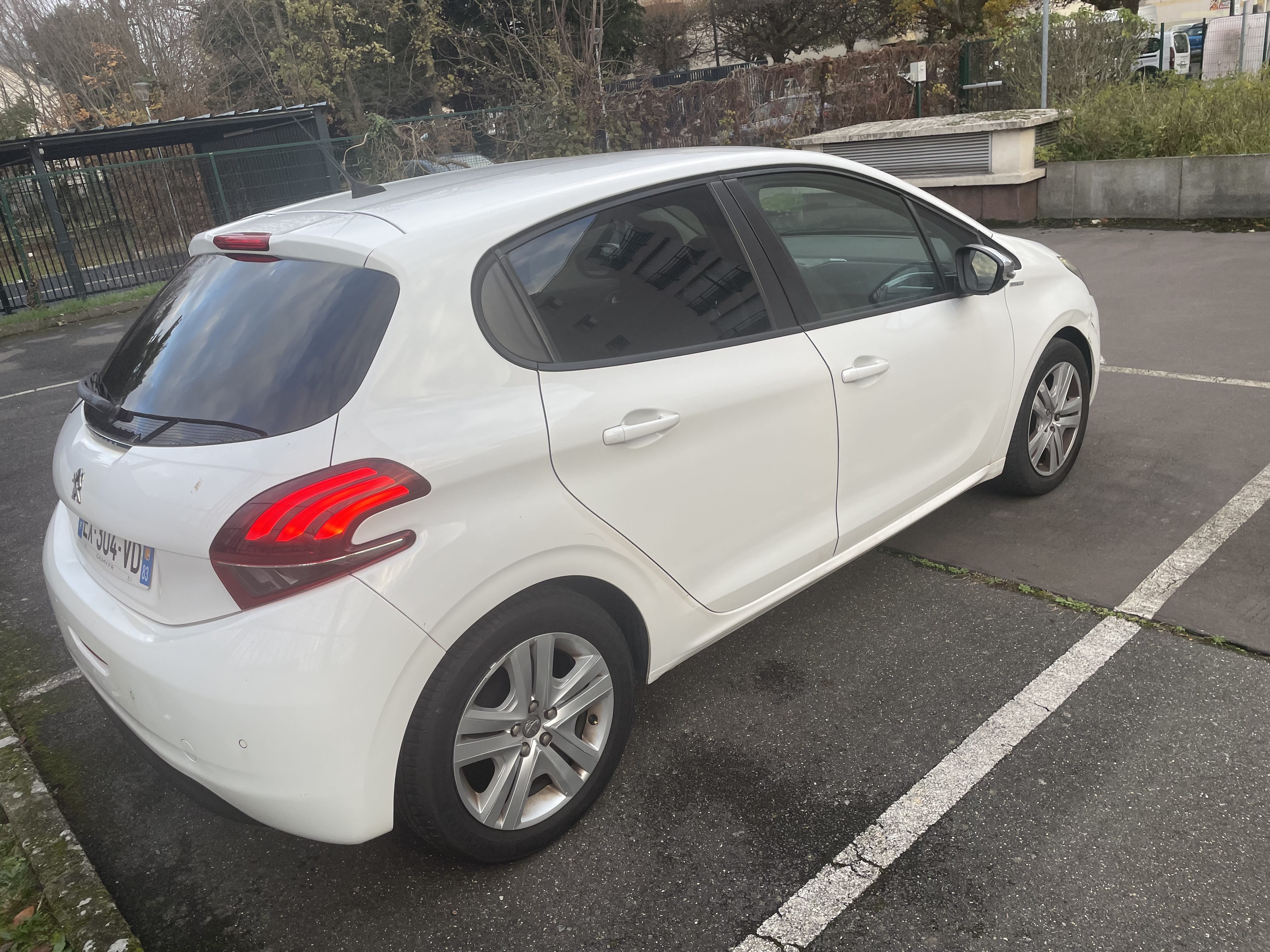 Peugeot 208 Bio-ethanol avec Audio Bluetooth