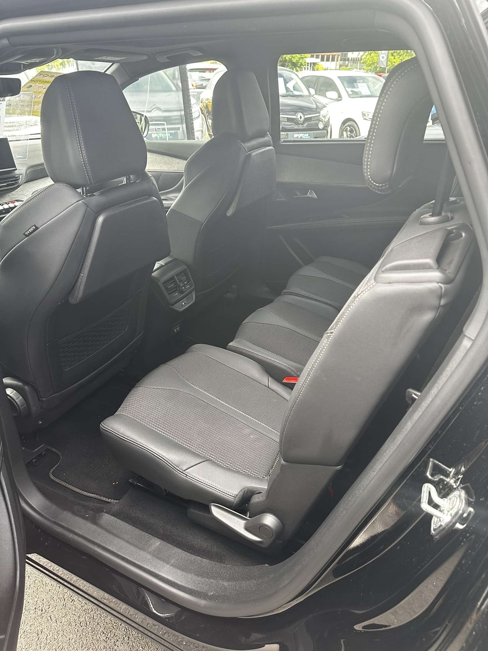 Peugeot 5008 avec Siège bébé