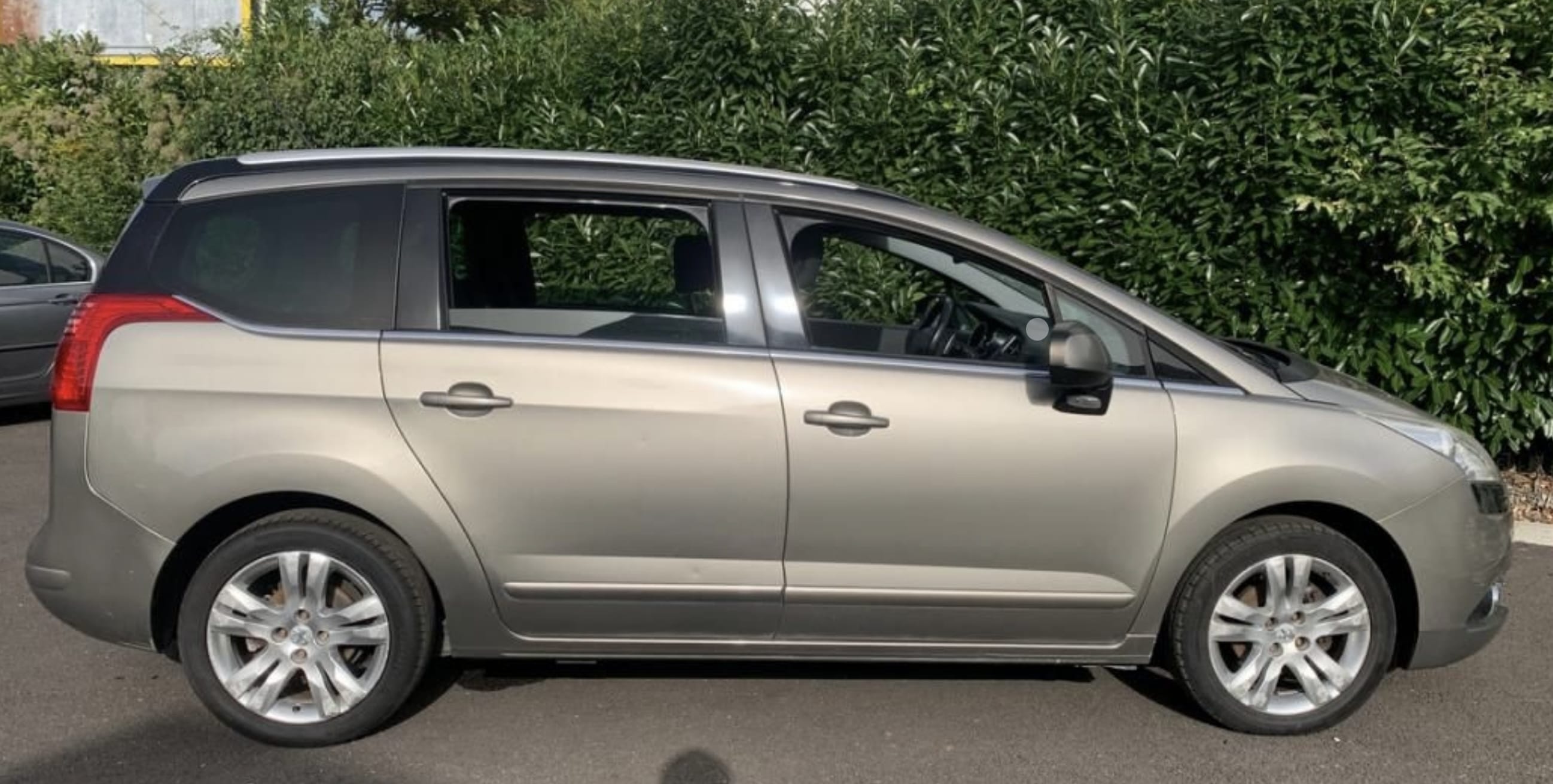 Peugeot 5008 avec Climatisation