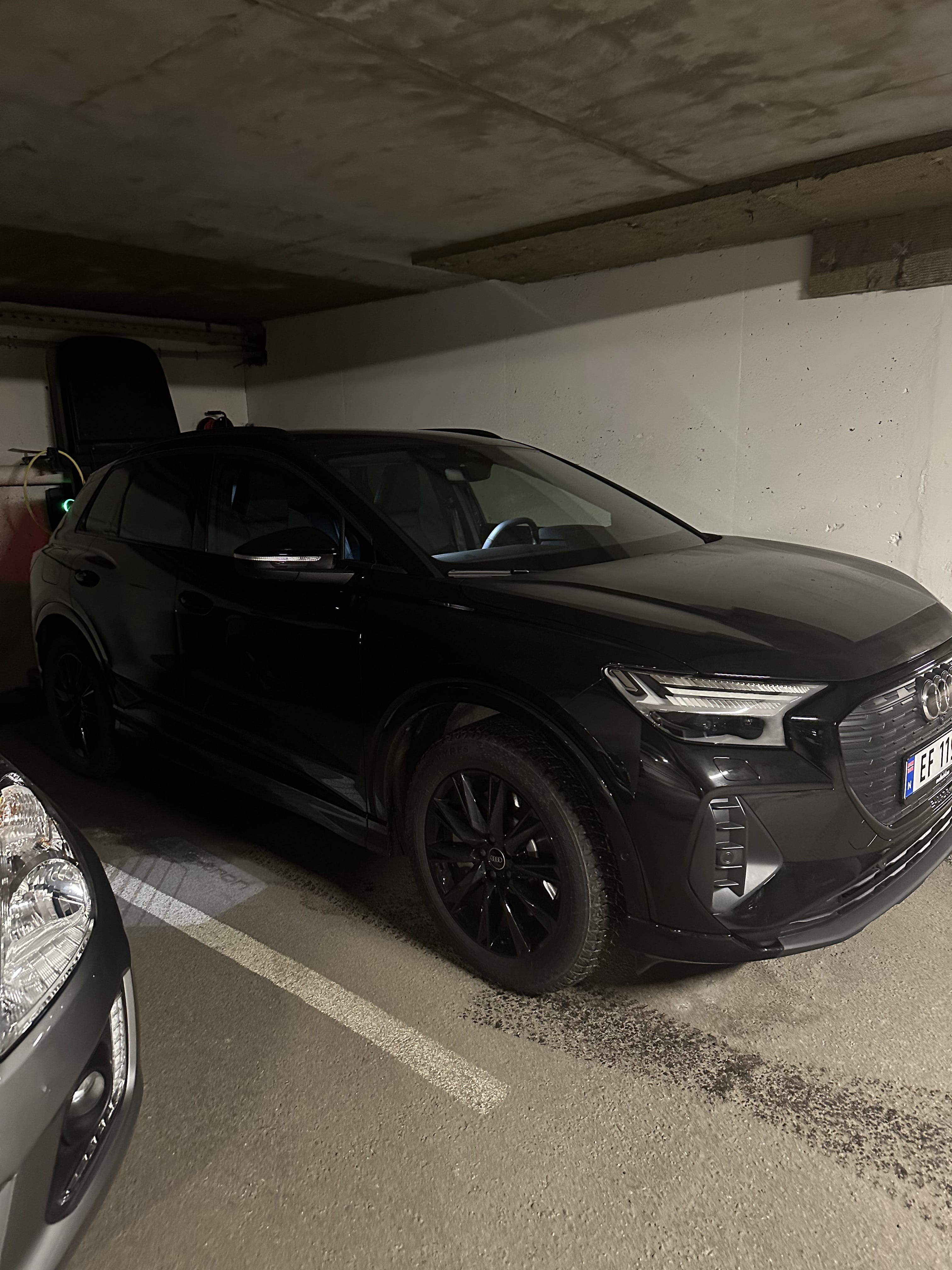 Audi Q4 45 e-tron quattro (AWD) avec Climatisation
