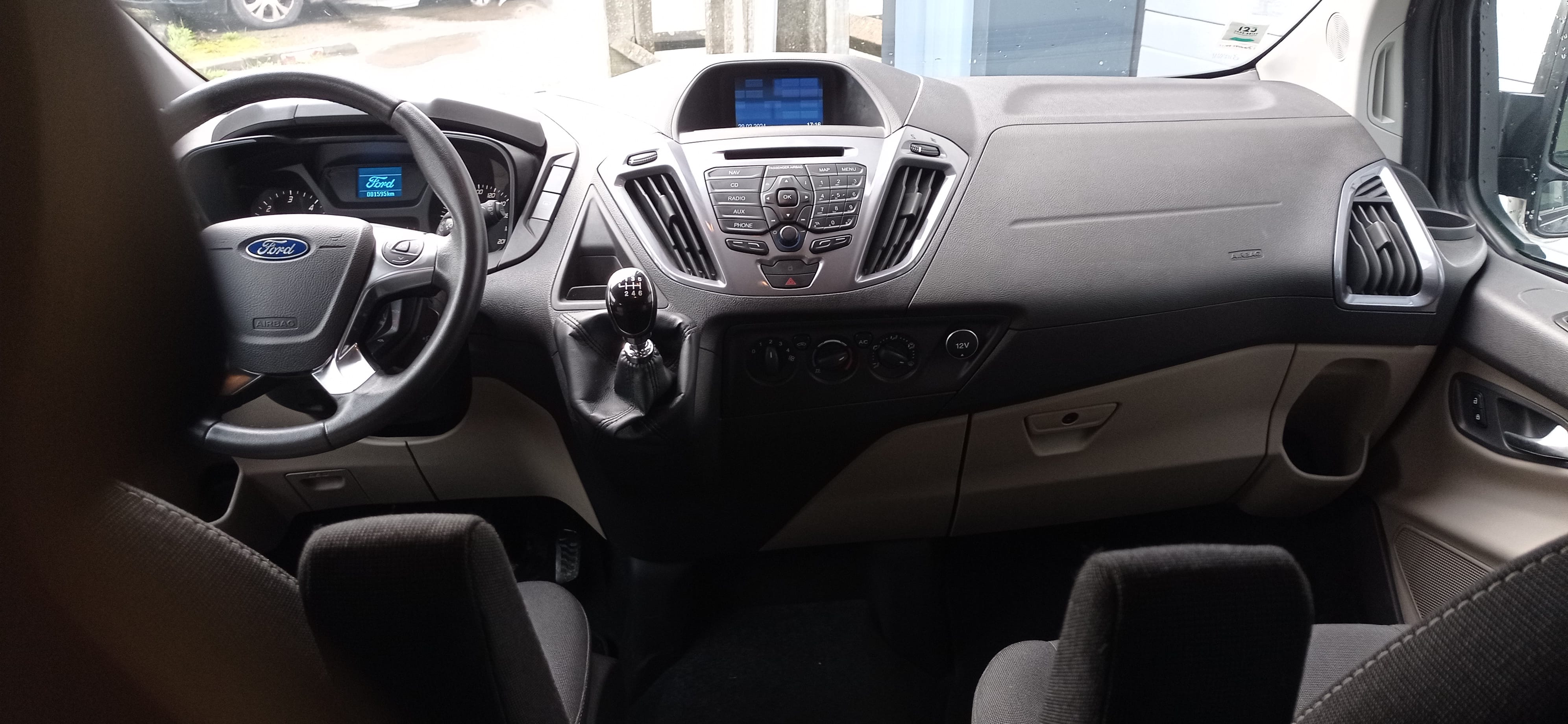 Ford Tourneo Custom 300 L2H1 TITANIUM 2.2L TDCI 155 avec Régulateur de vitesse