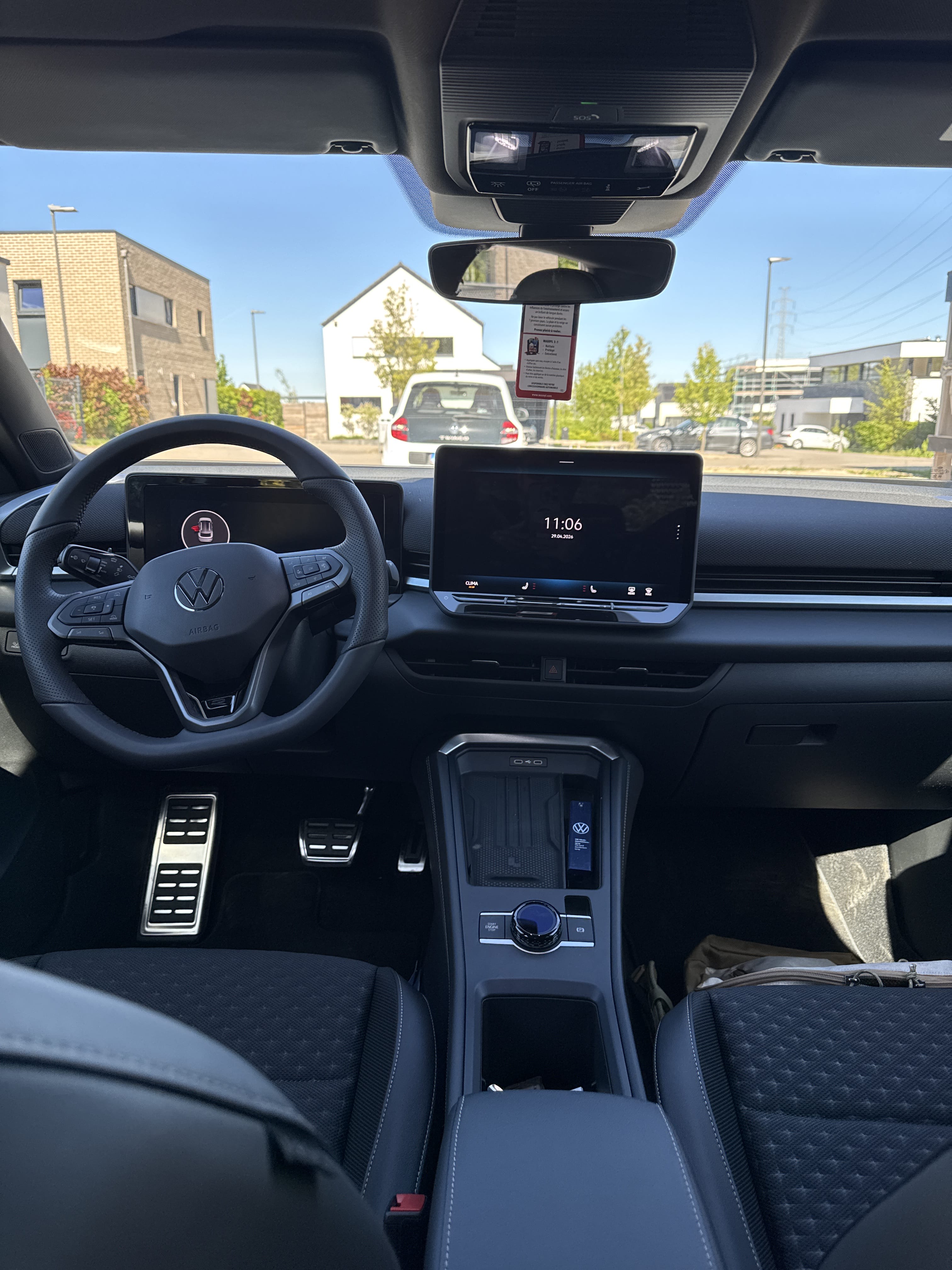 Volkswagen T-Roc with GPS
