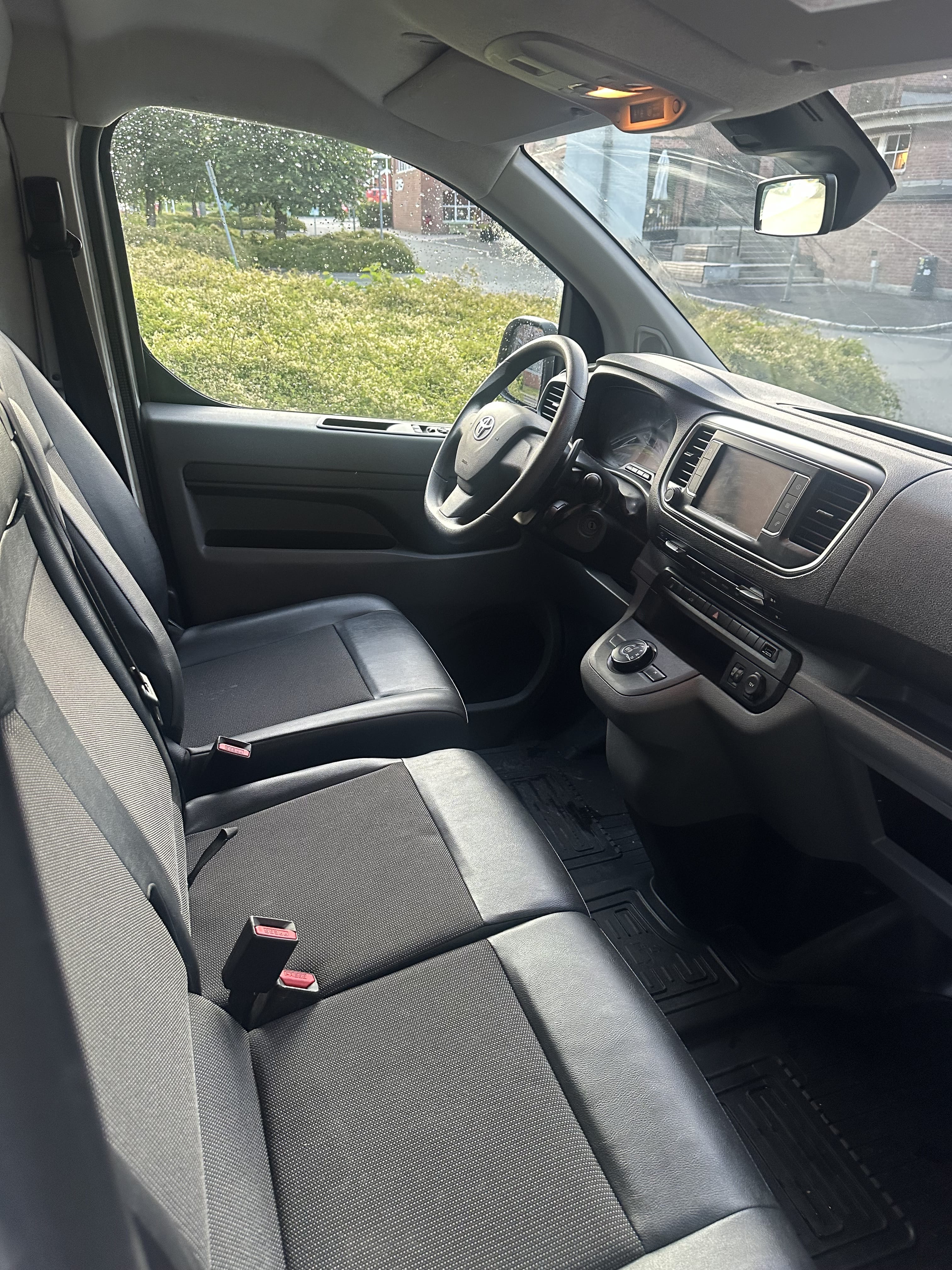 Toyota Proace Varebil 2.0 med Apple CarPlay
