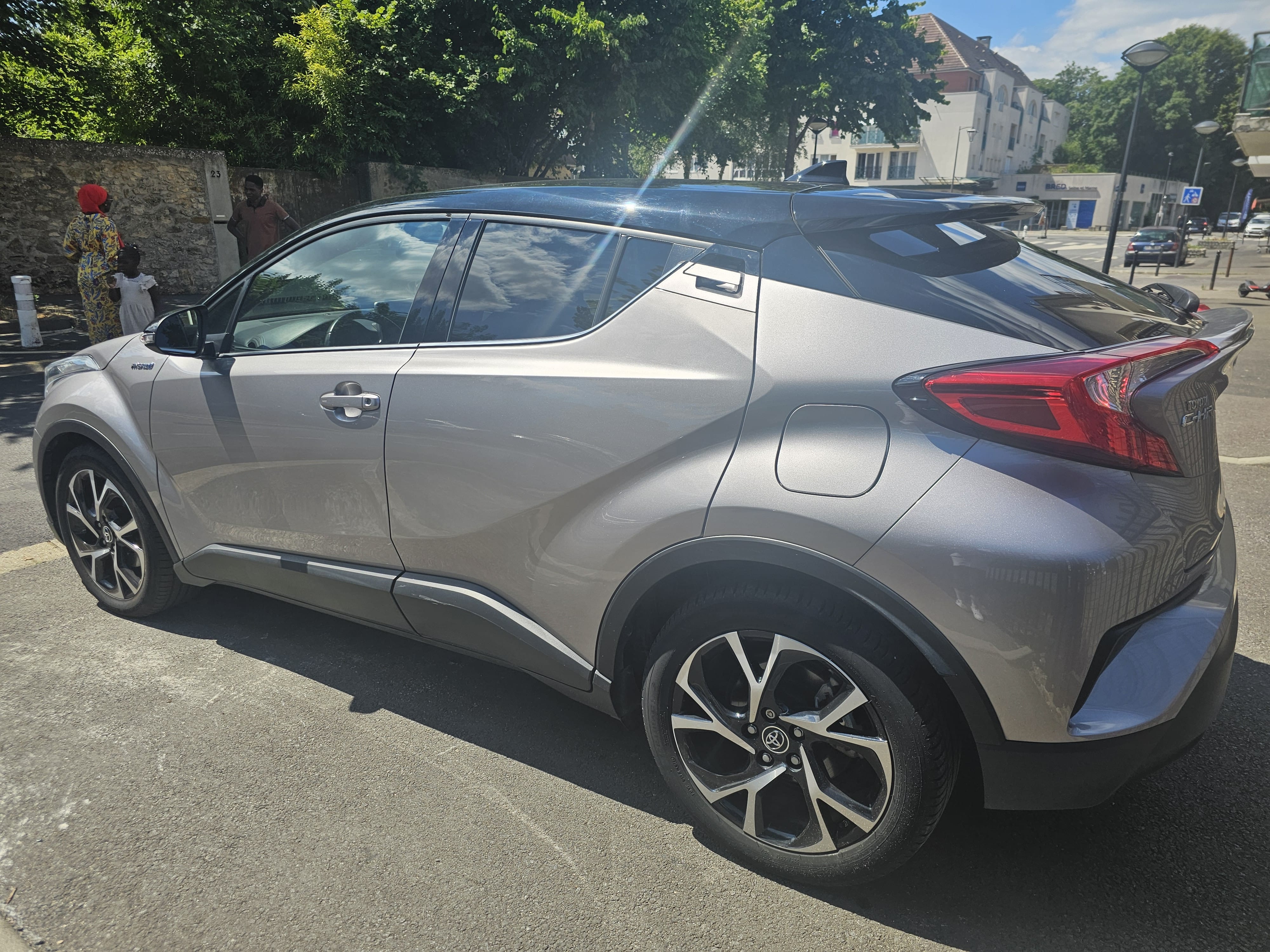 Toyota C-HR Hybrid avec GPS