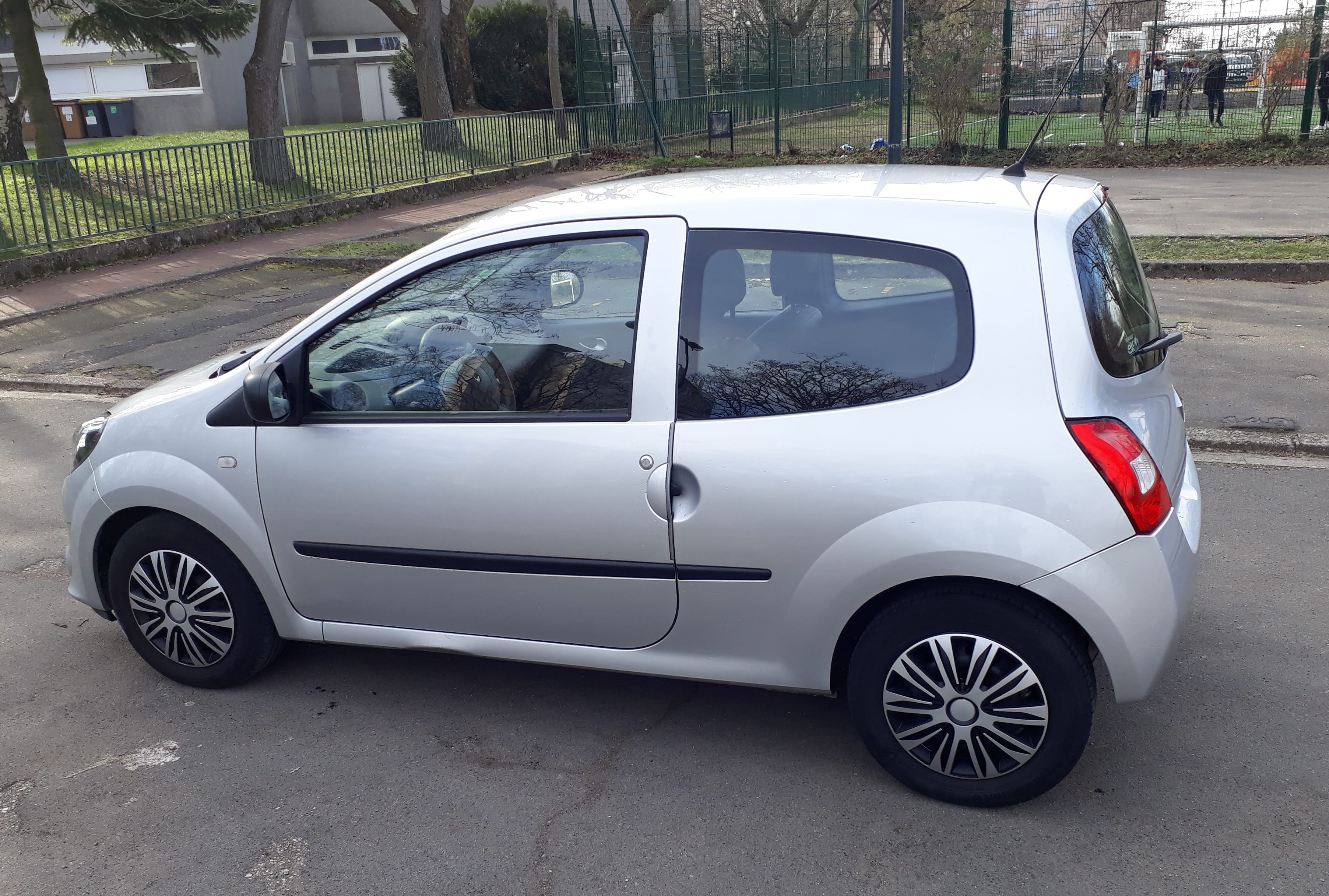 Renault Twingo II avec Audio Bluetooth