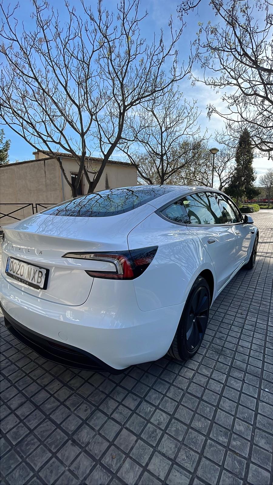 Tesla Model 3 Long Range con GPS