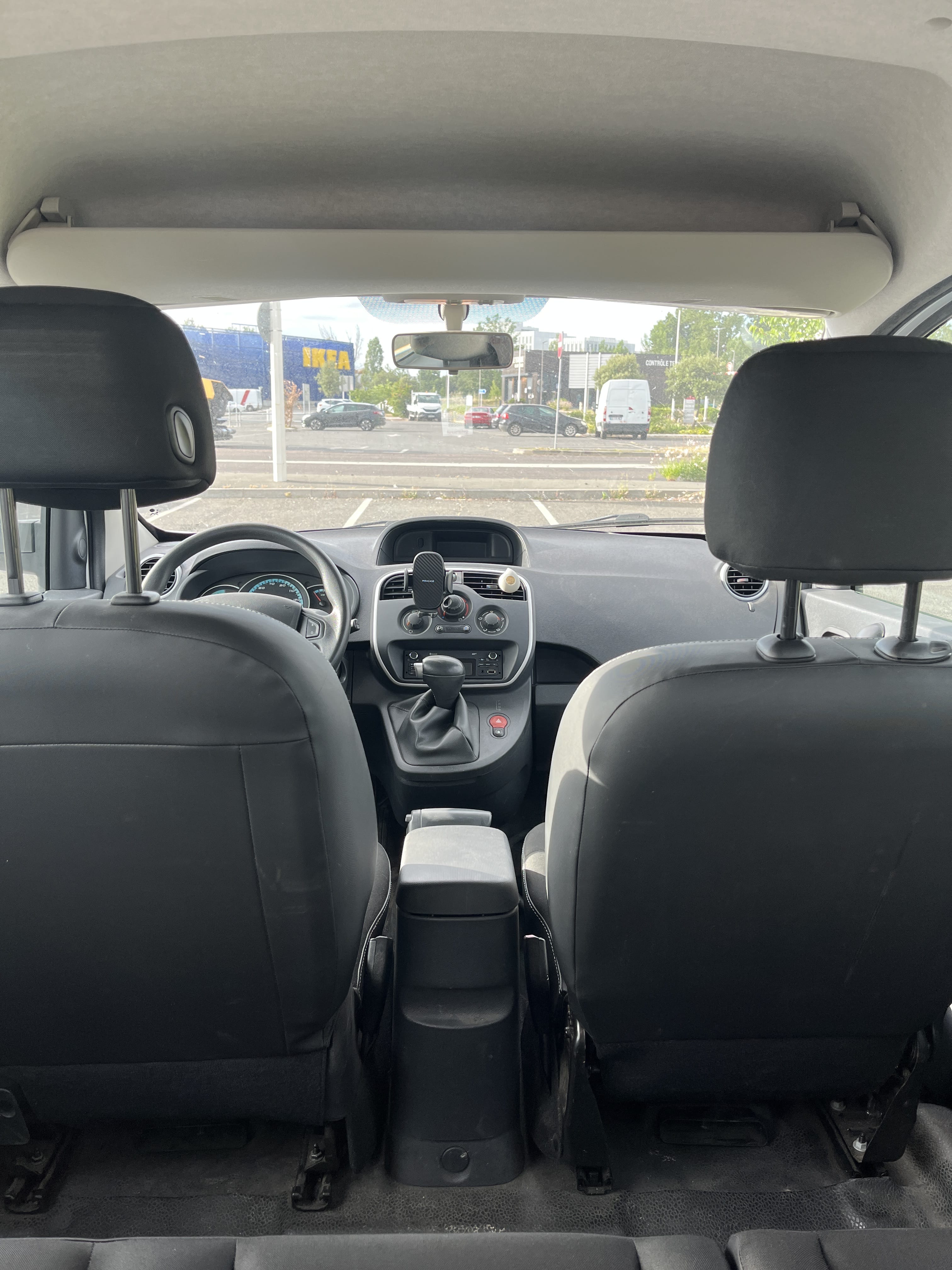 Renault Kangoo Express ZE mit USB-Ladeanschlüsse