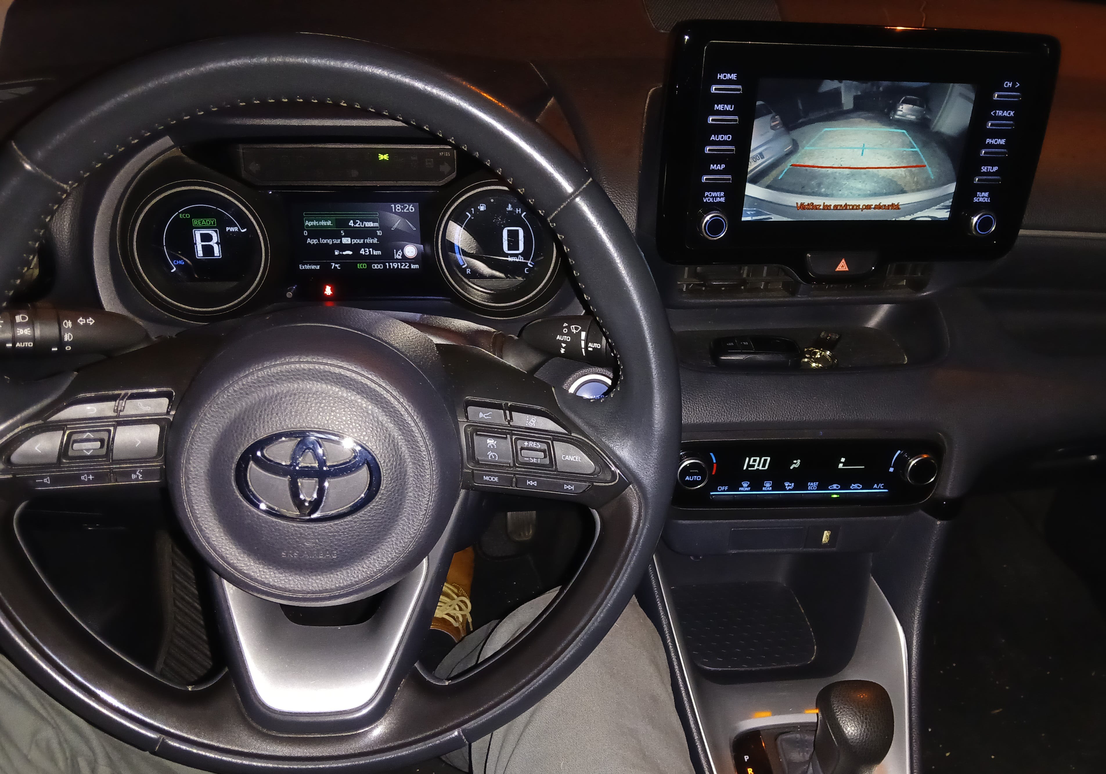 Toyota Yaris Hybride 116h design avec Audio Bluetooth
