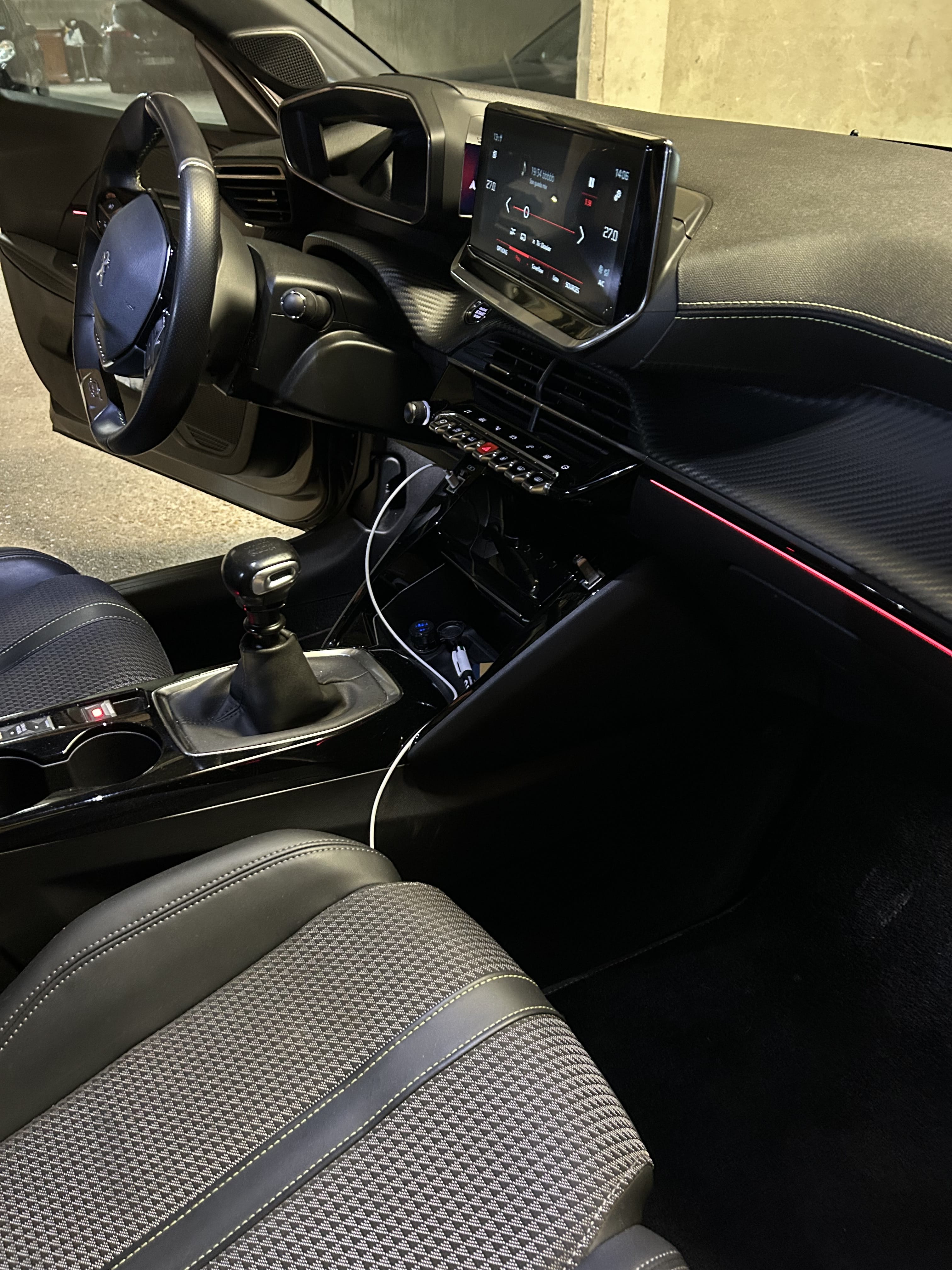 Peugeot 208 GT Line avec Siège bébé
