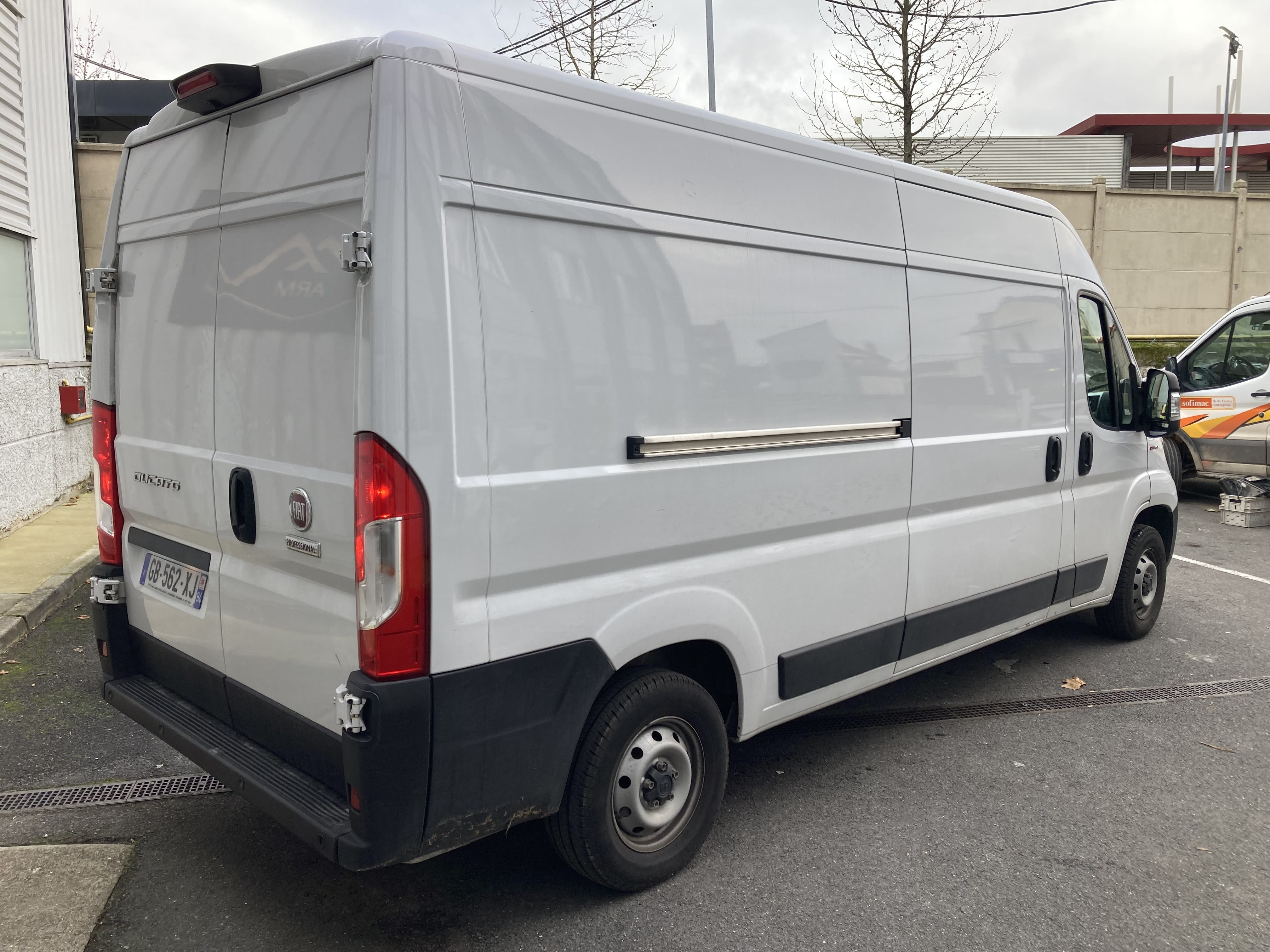 Fiat Ducato 140 ch 13 M3 + Diable avec GPS