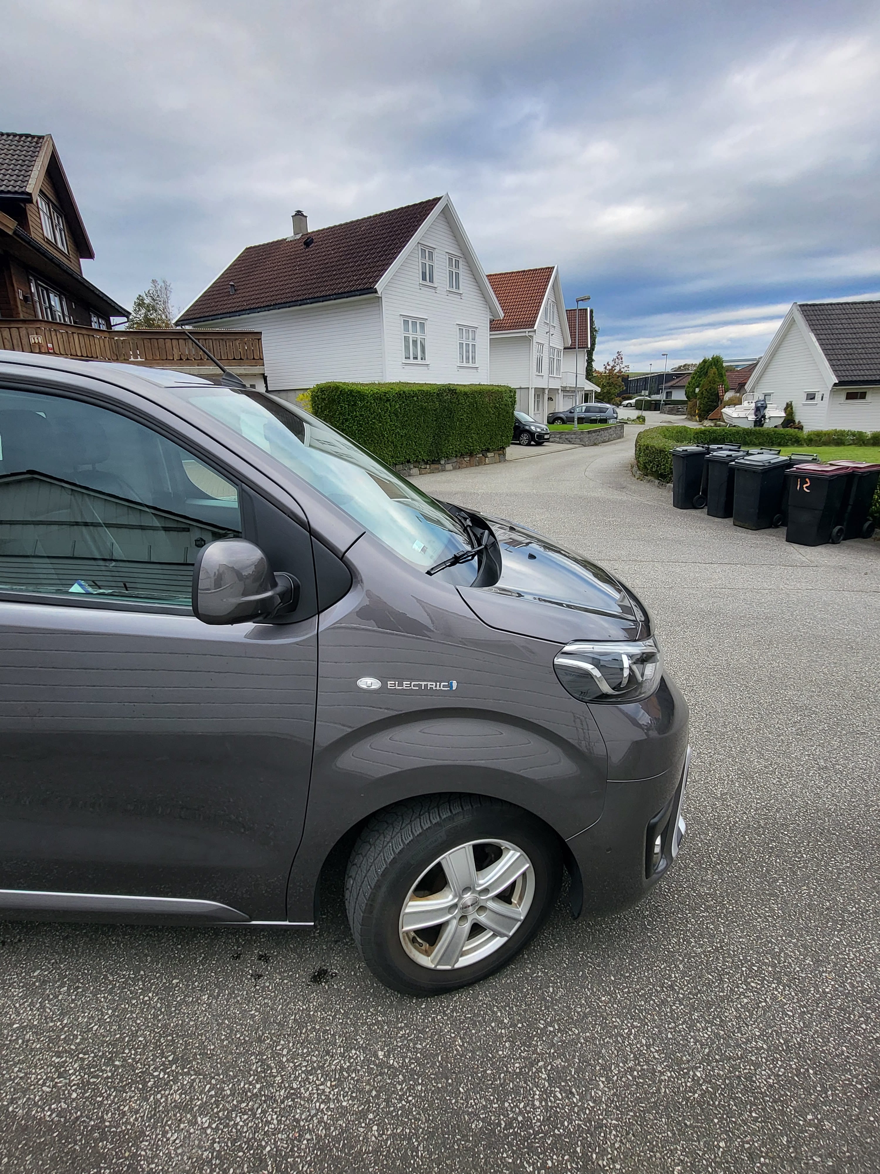 Toyota Proace Varebil Flyttebil elektrisk med GPS