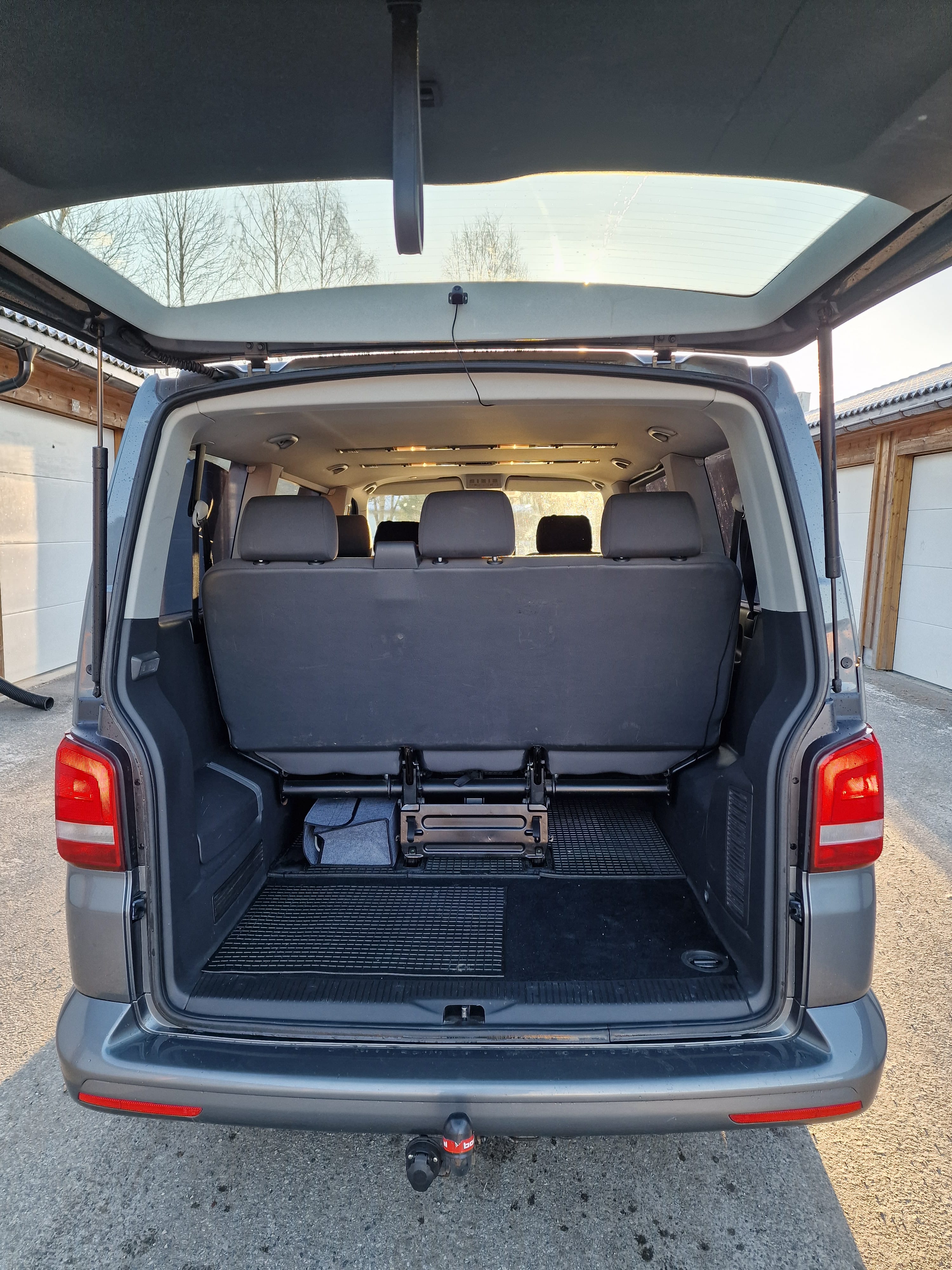 Volkswagen Caravelle med Lydinngang