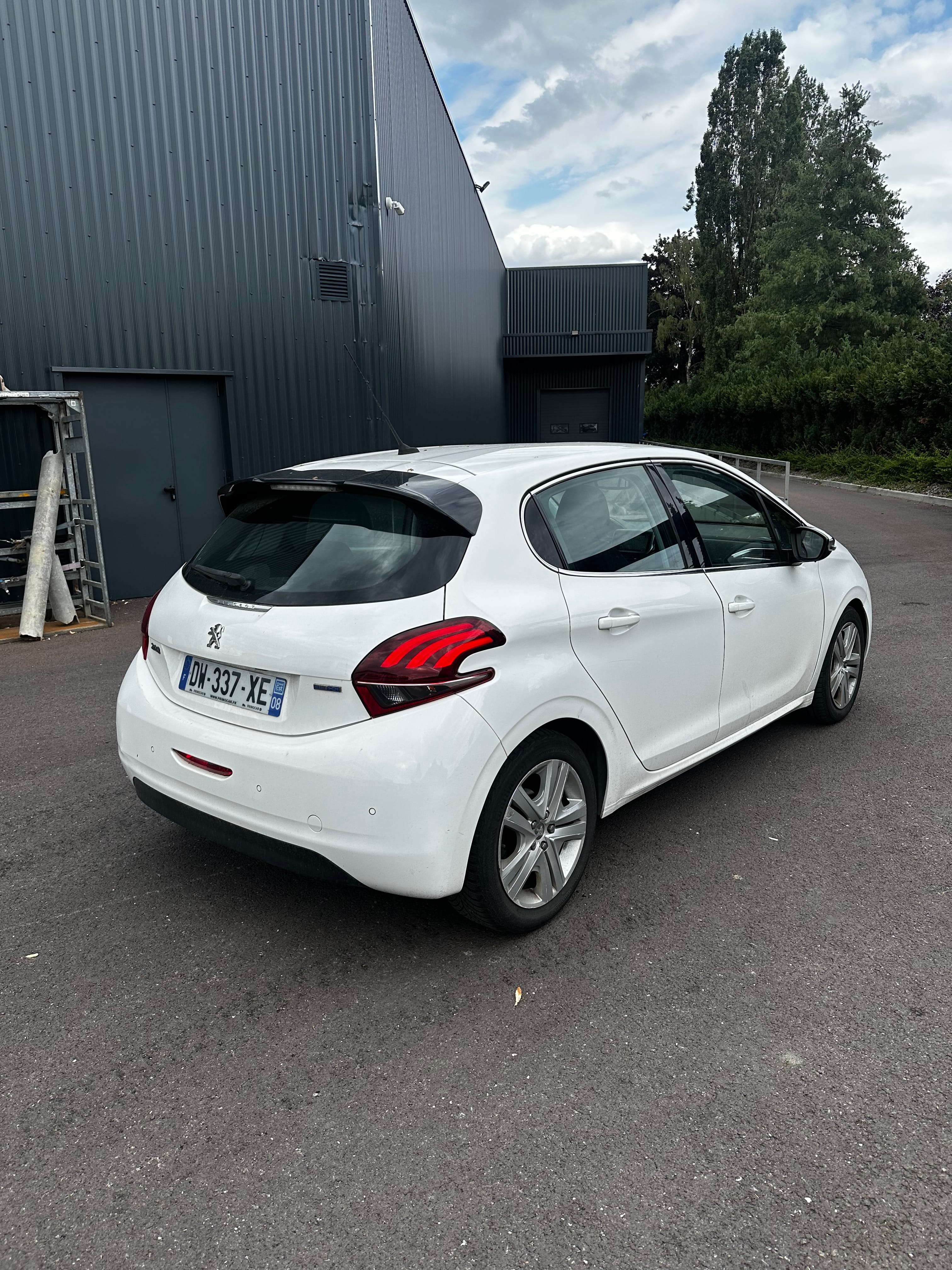 Peugeot 208, 2015, Diesel