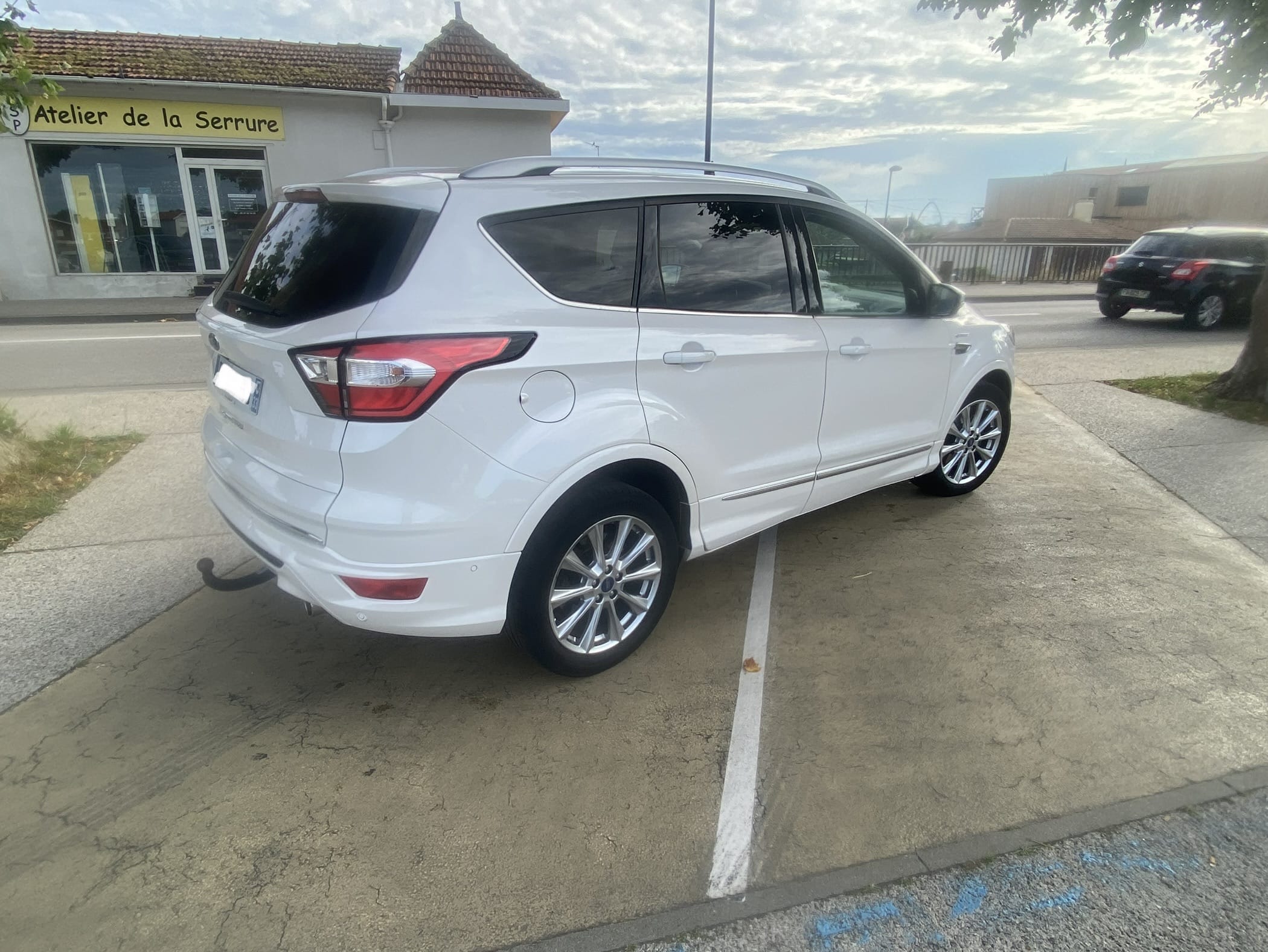 Ford Kuga Business 2.0 L TDCI 150 CV avec Régulateur de vitesse