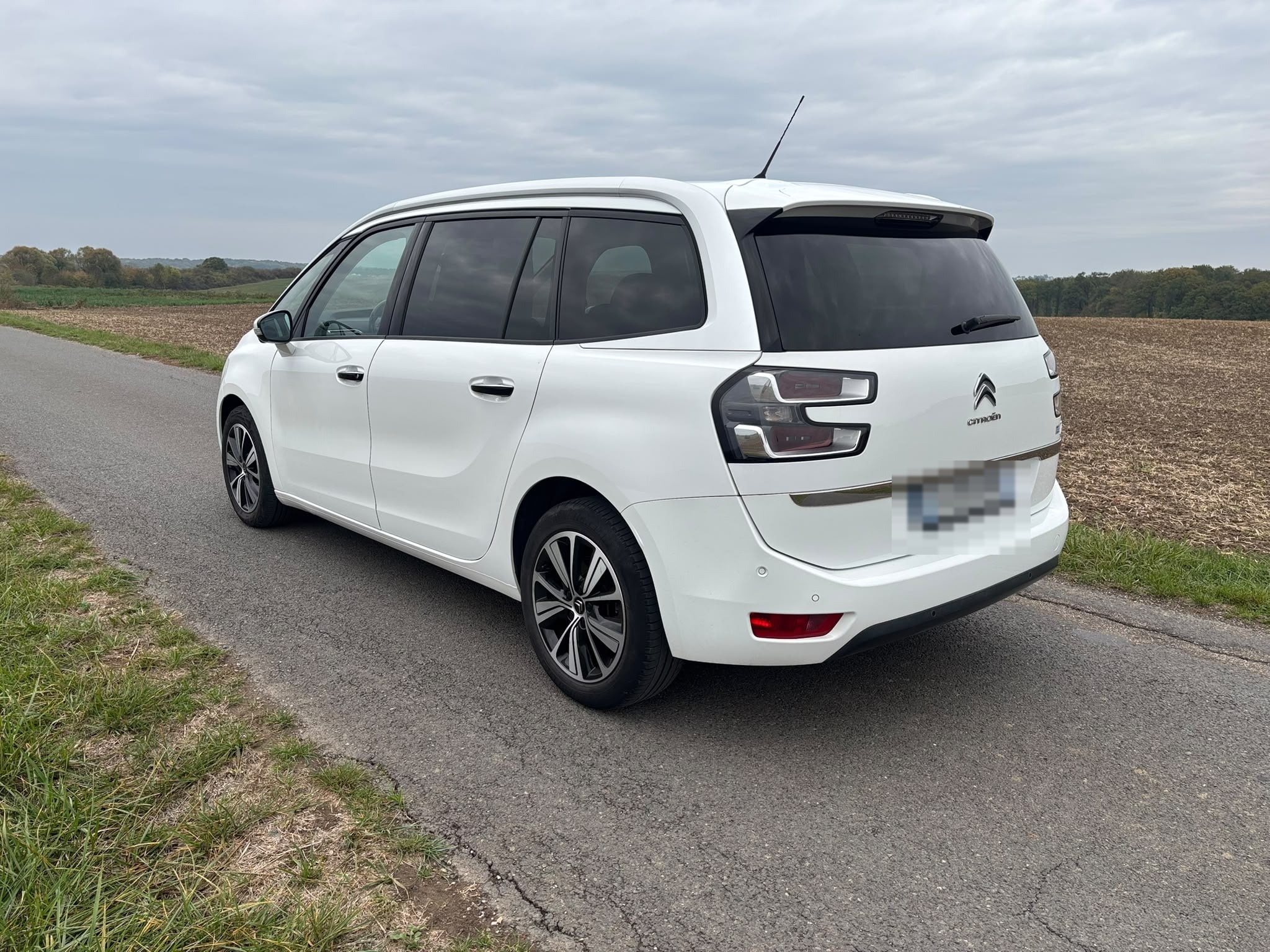 Citroen C4 Grand Spacetourer avec Climatisation