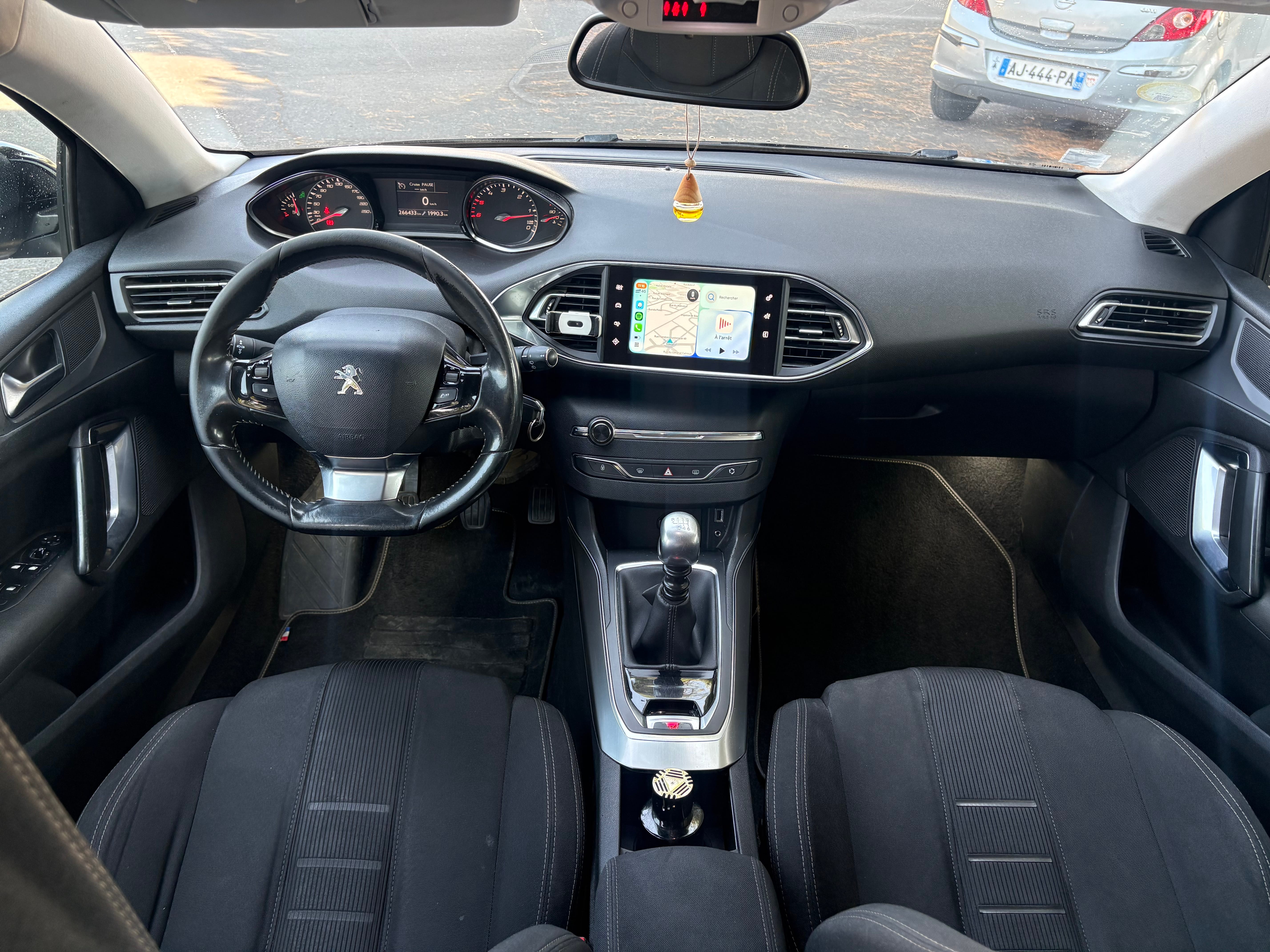 Peugeot 308 avec GPS