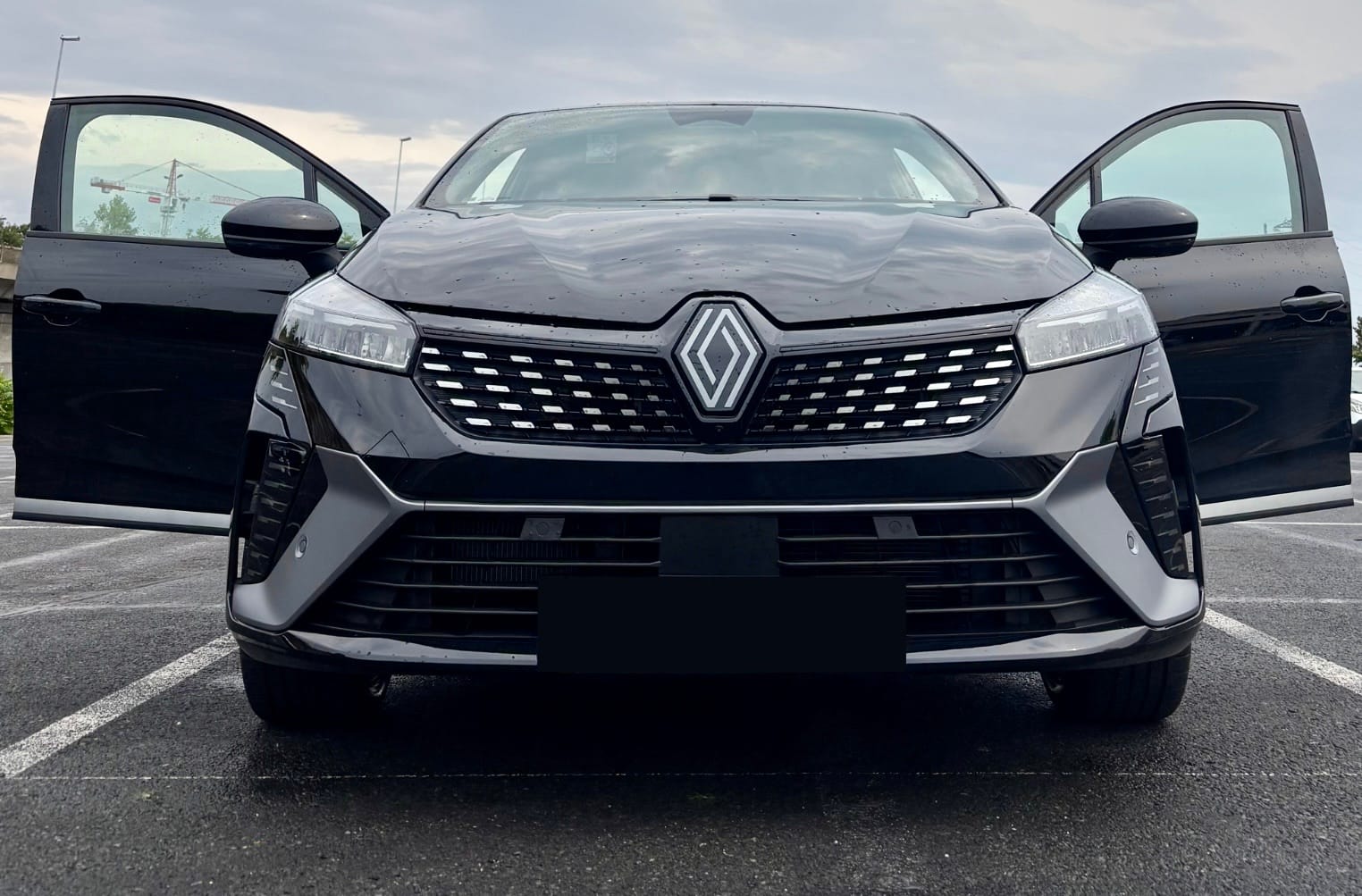 Renault Clio, 2025, Essence 98 / Électrique (hybride), automatique