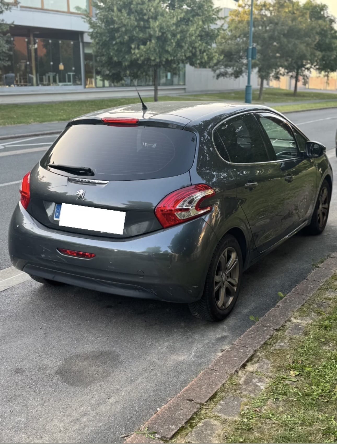 Peugeot 208 avec Régulateur de vitesse