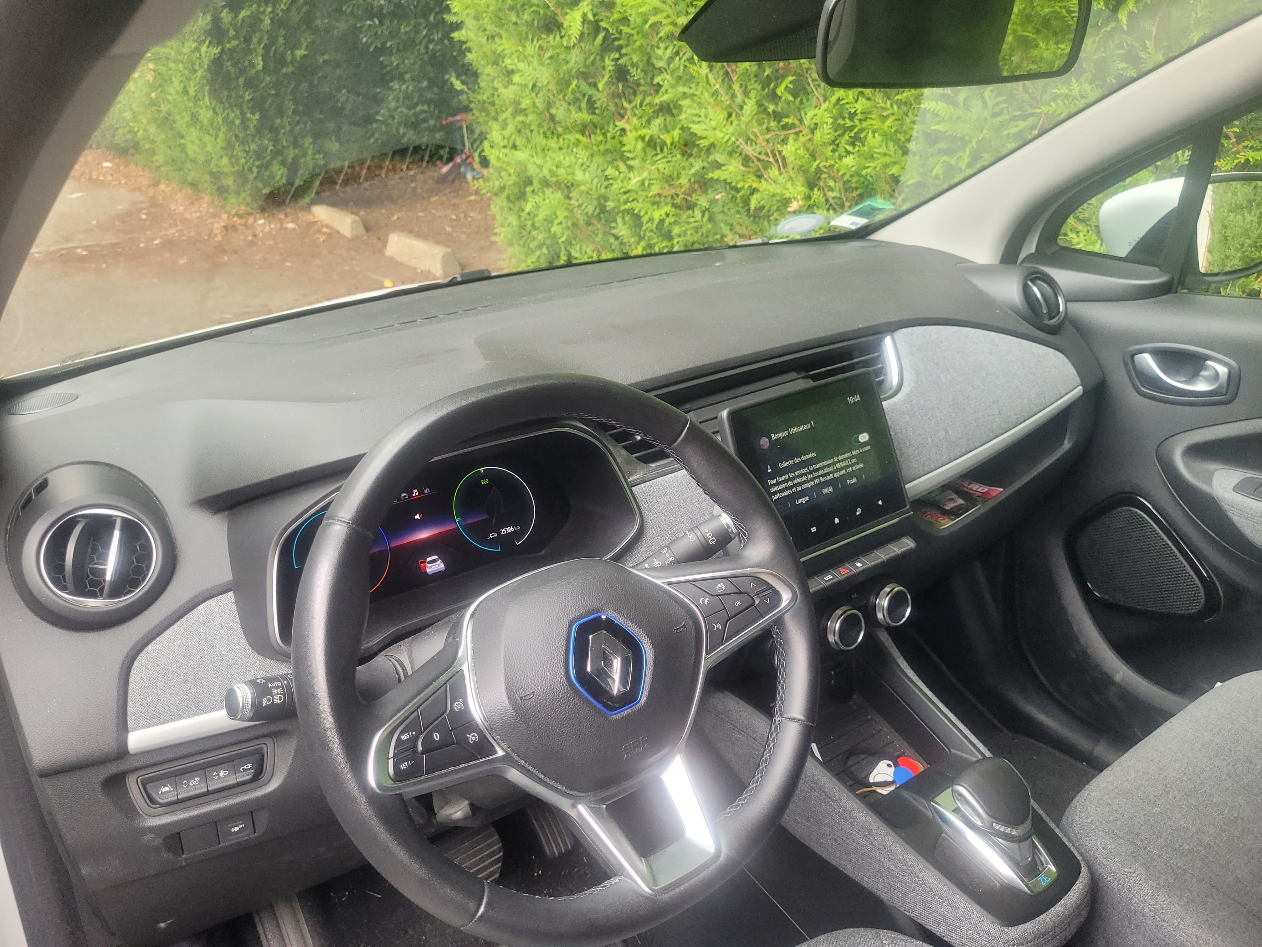 Renault ZOE R135 CHARGEUR COMBO CCS 50KW avec Pneus neige