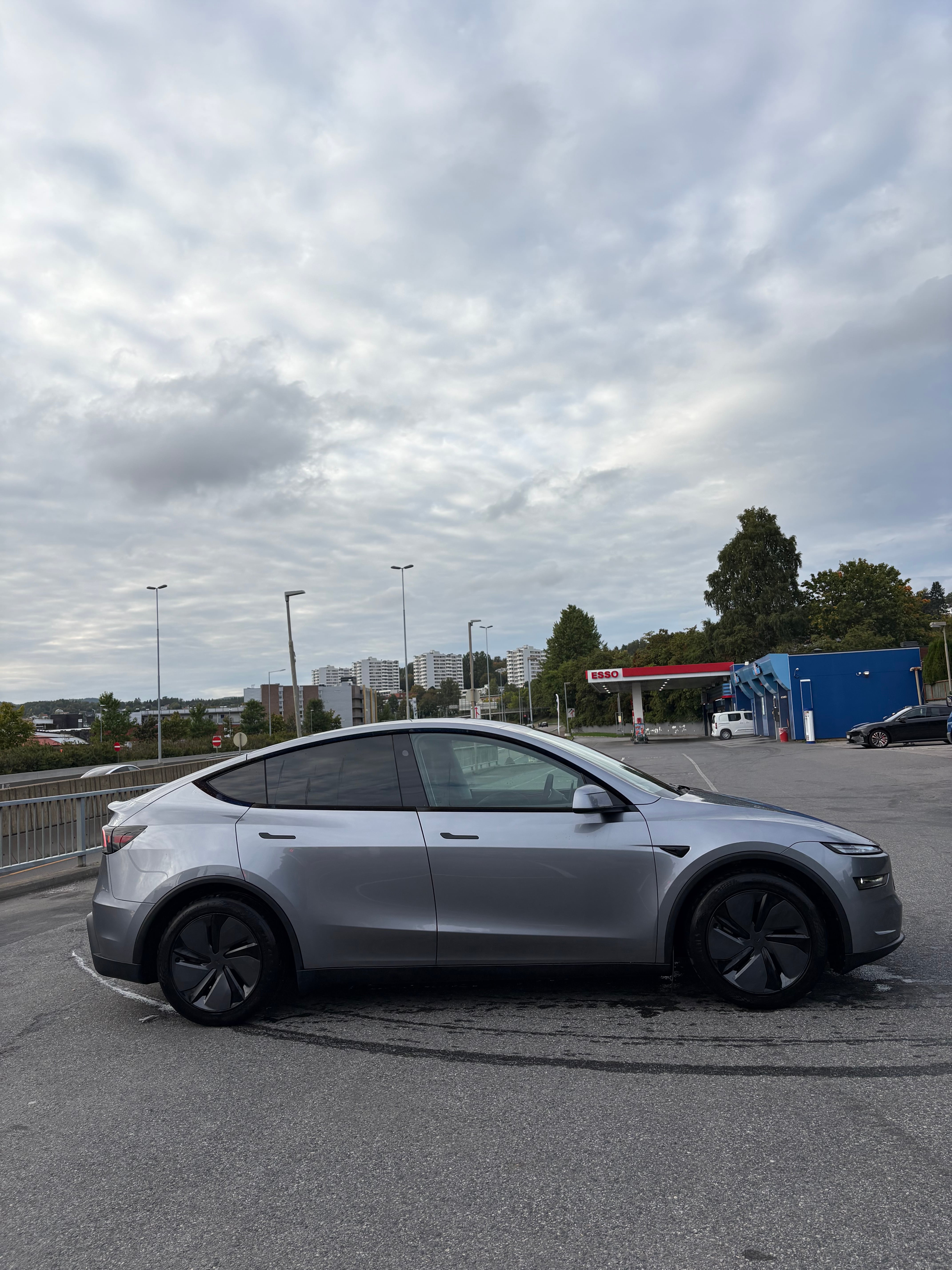 Tesla Model Y Long Range med Aircondition