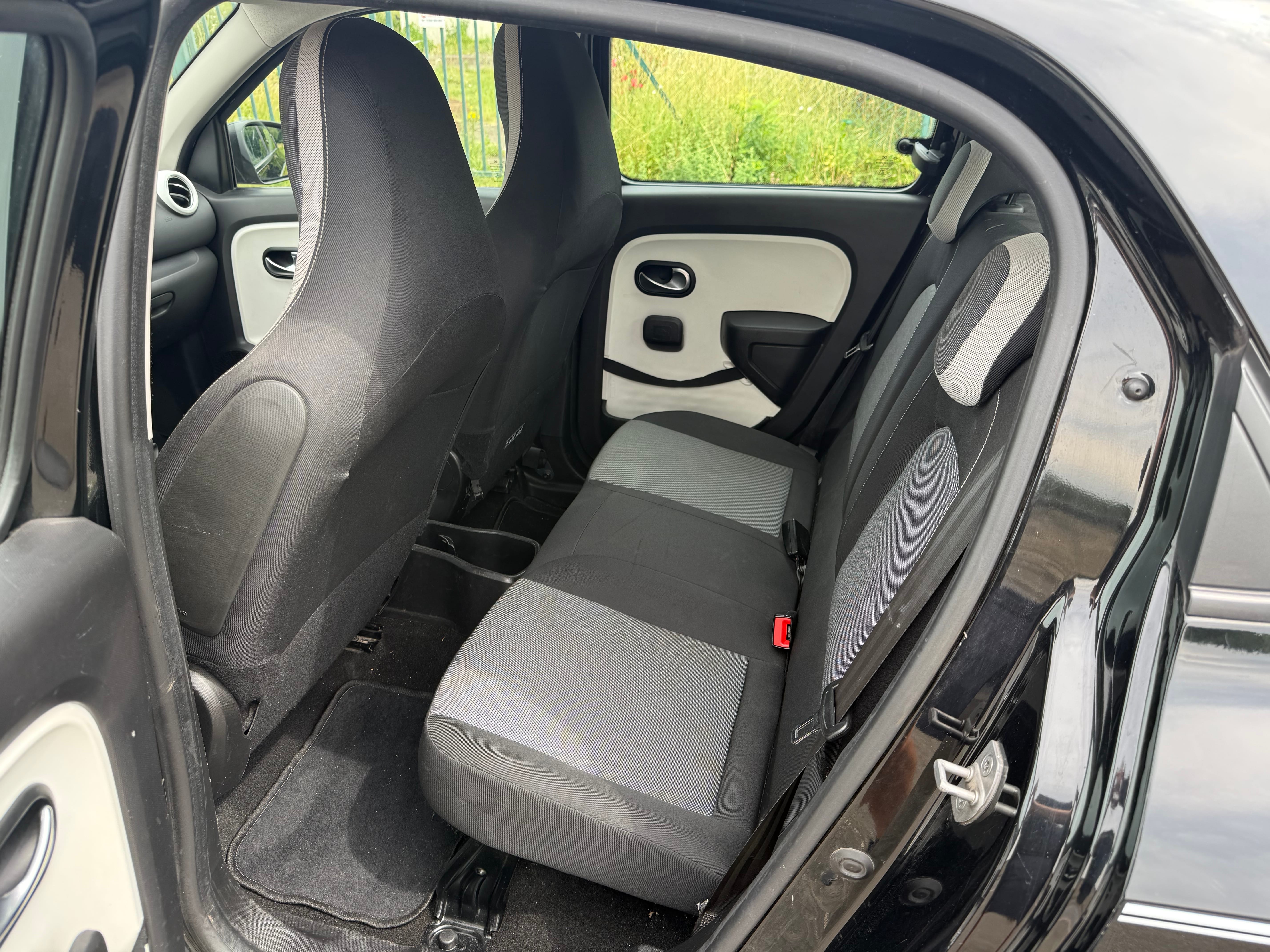 Renault Twingo III avec Siège bébé