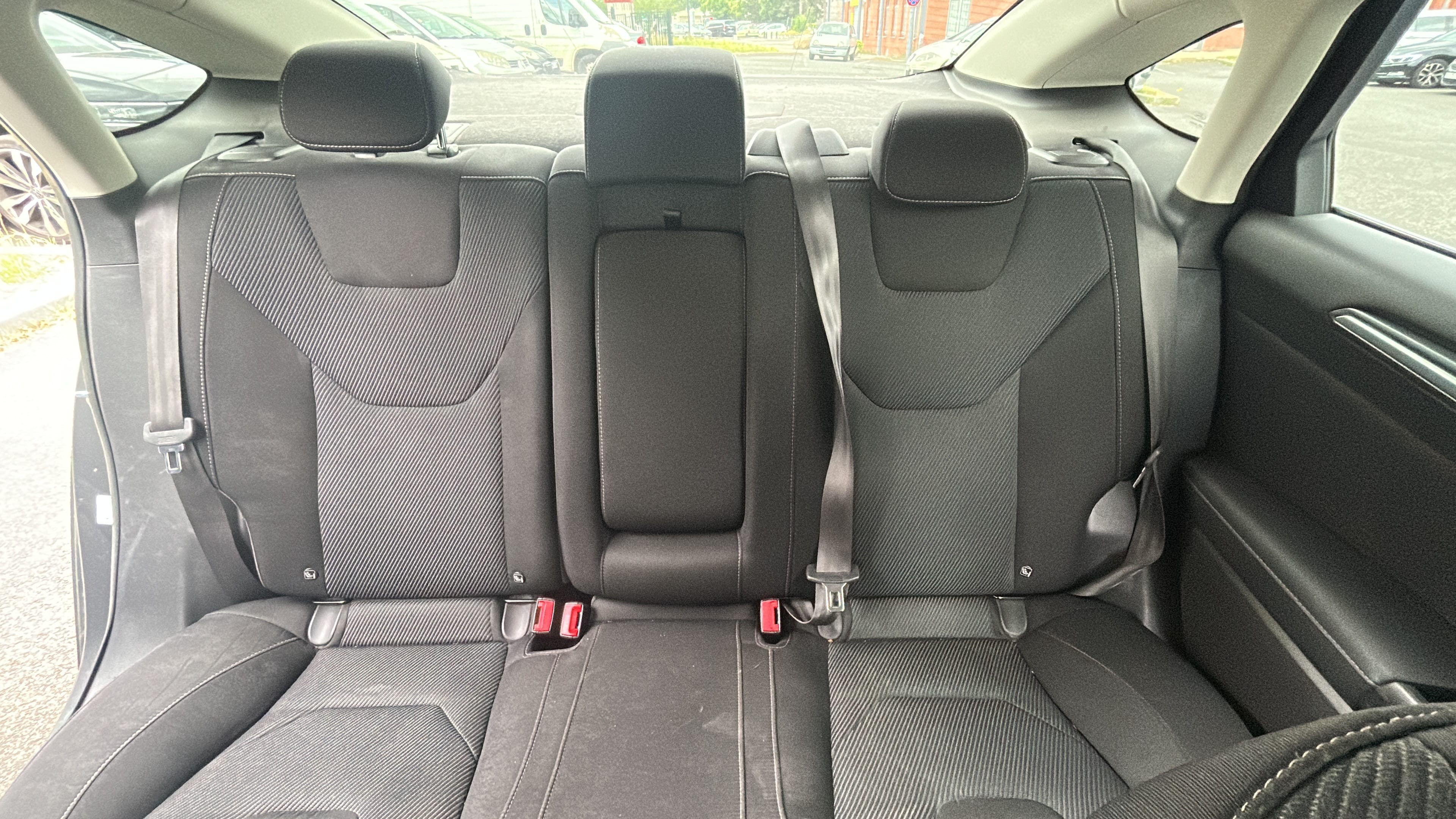 Ford Mondeo Hybride avec Climatisation