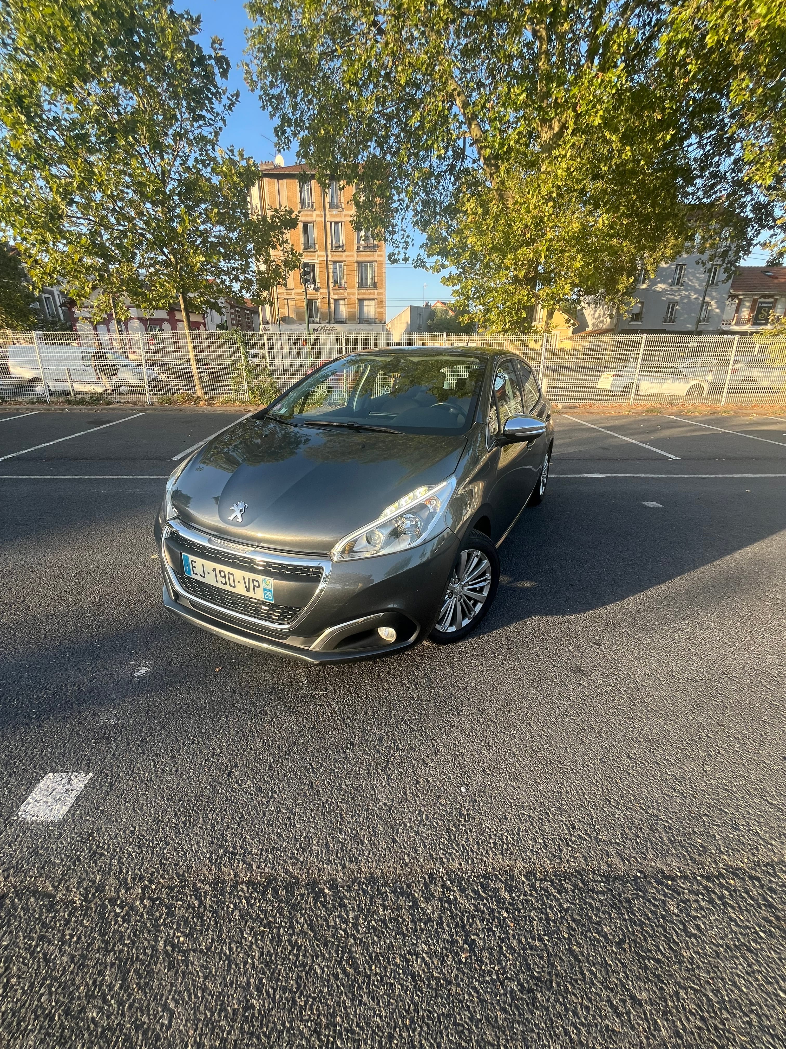 Peugeot 208 110 ch Allure, 2016, Essence 95