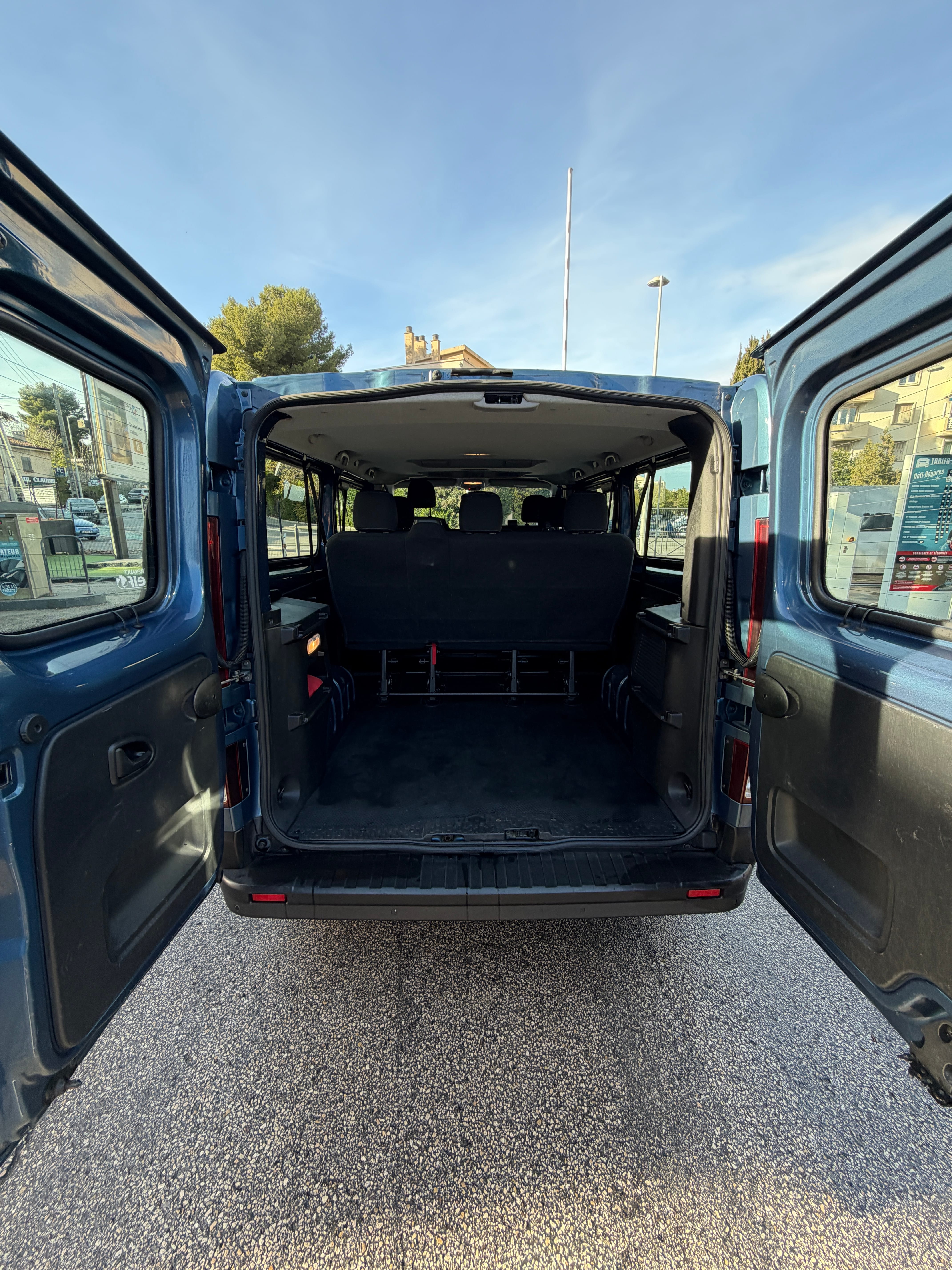 Renault Trafic Passenger avec Autoradio