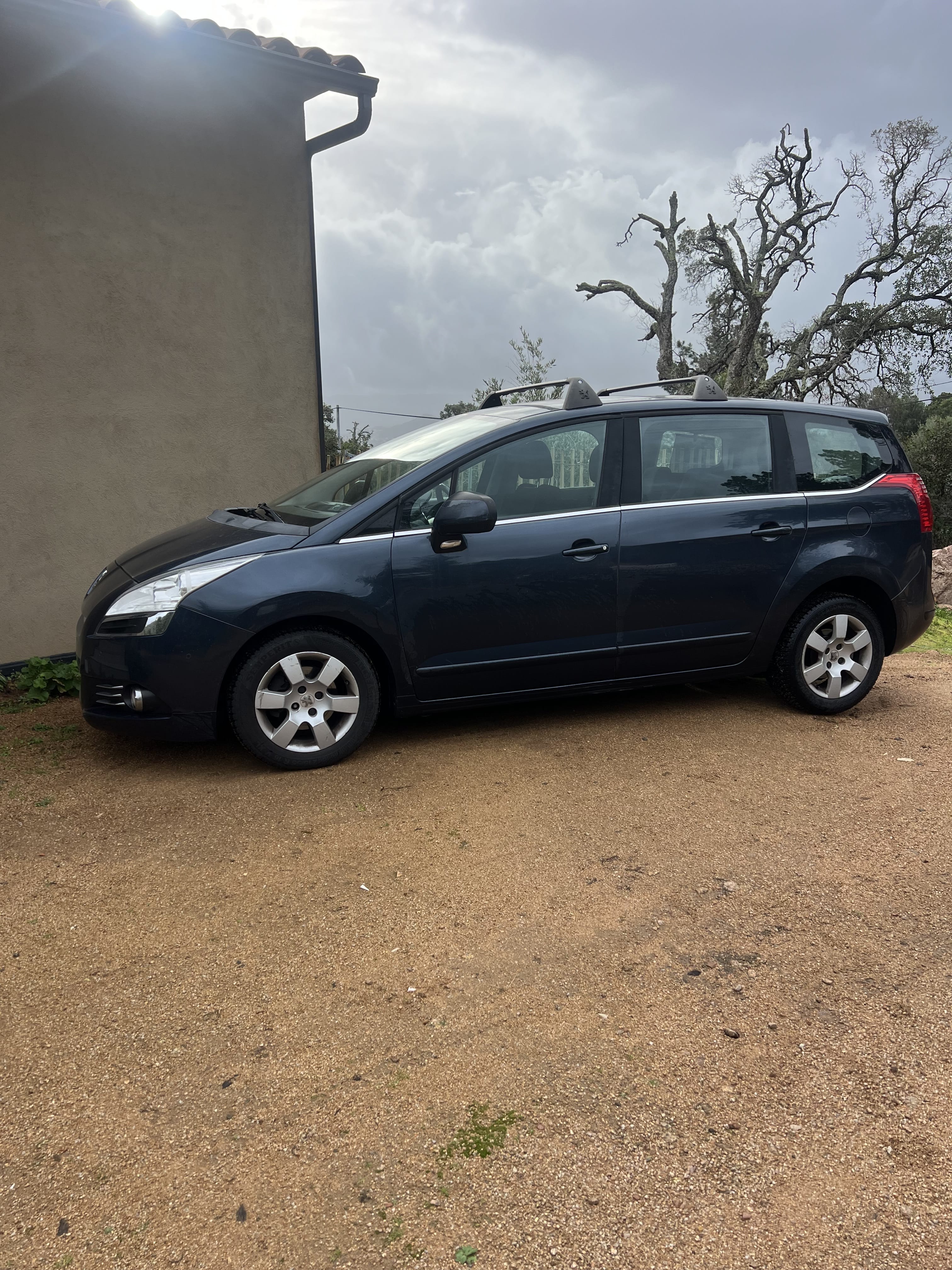 Peugeot 5008, 2013, Diesel, automatique, 7 places