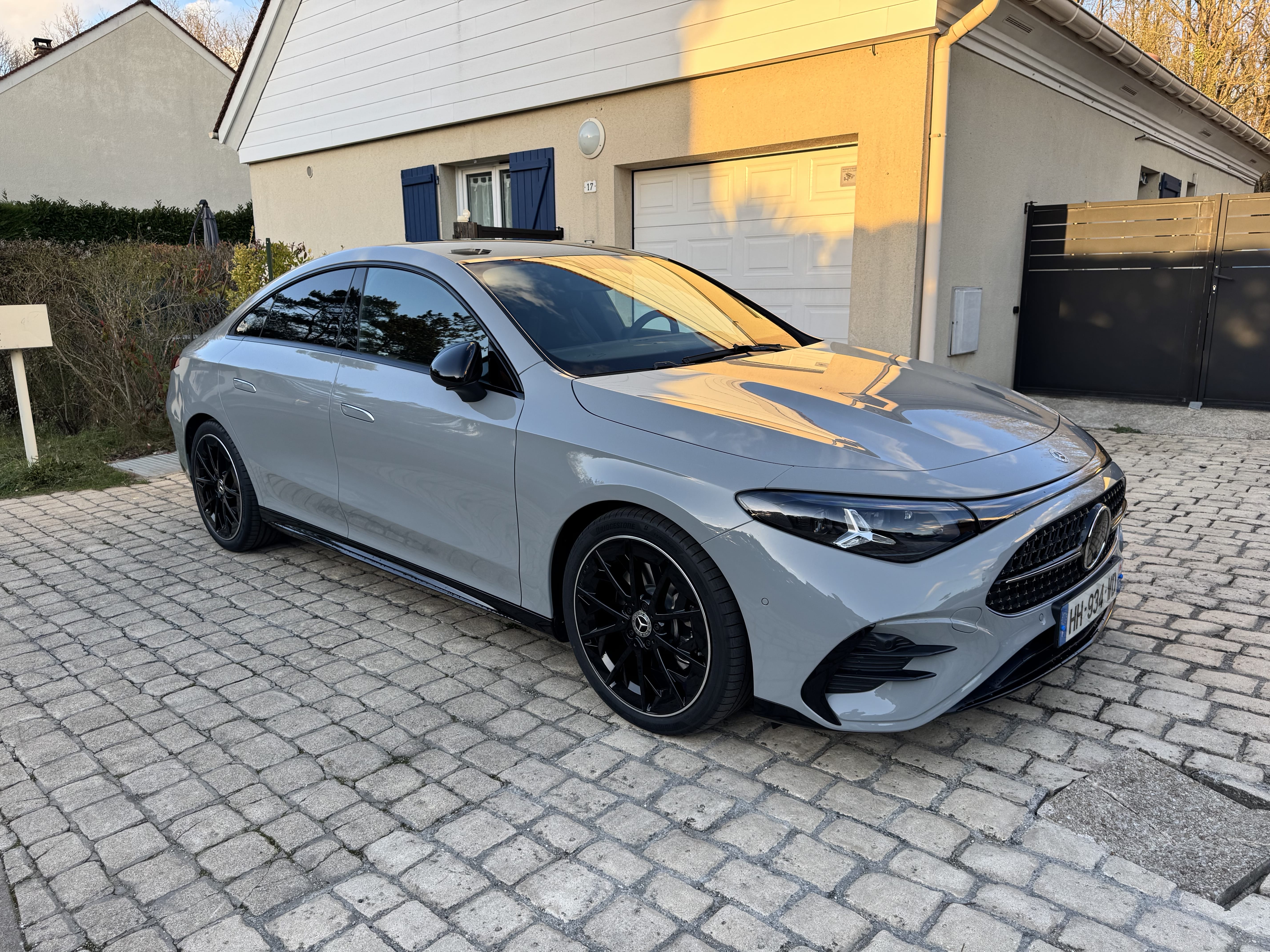 Mercedes-Benz CLA 200, 2026, Essence 95 / Électrique (hybride), automatique