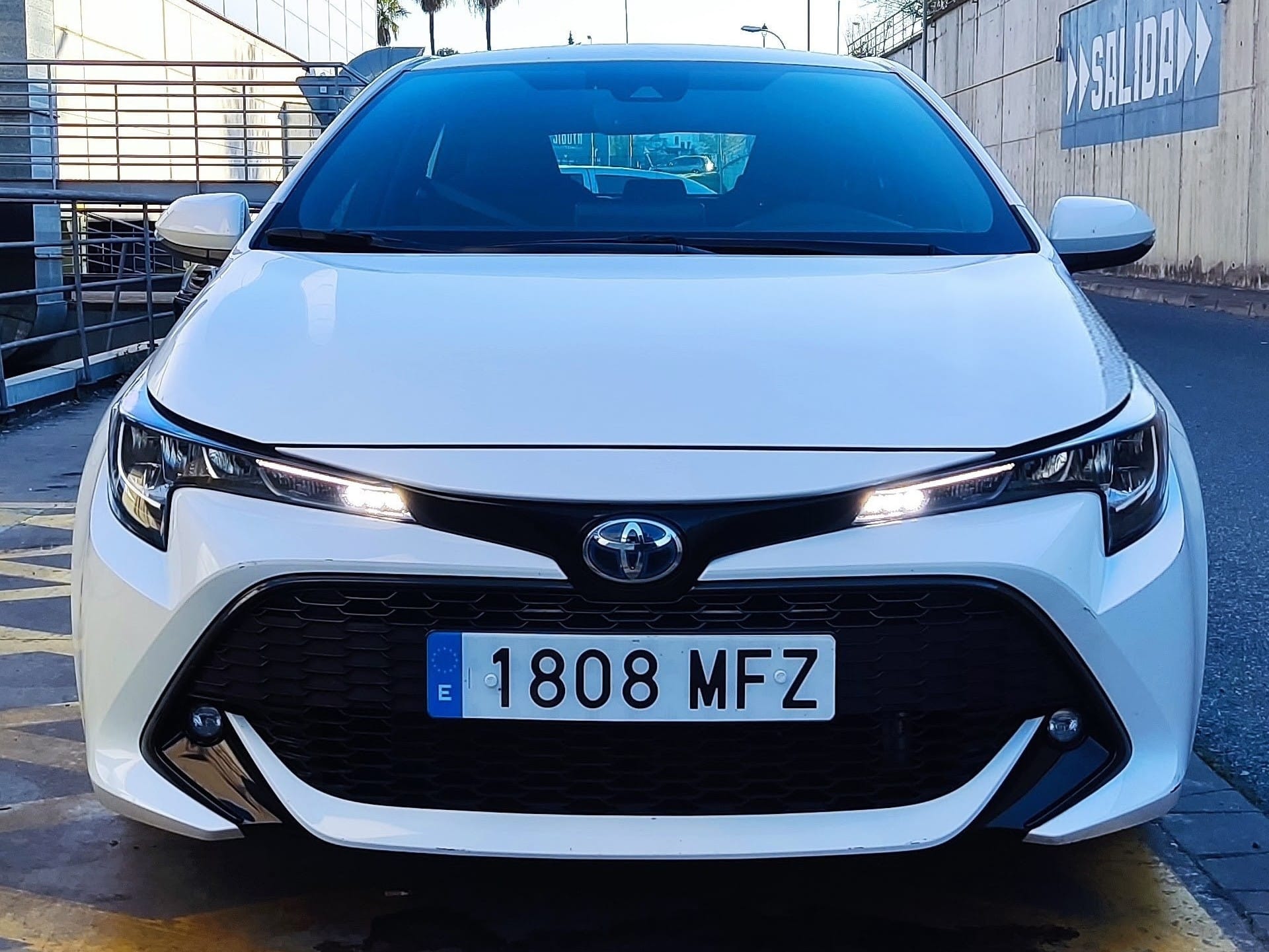 Toyota Corolla Híbrido avec Entrée audio / iPod