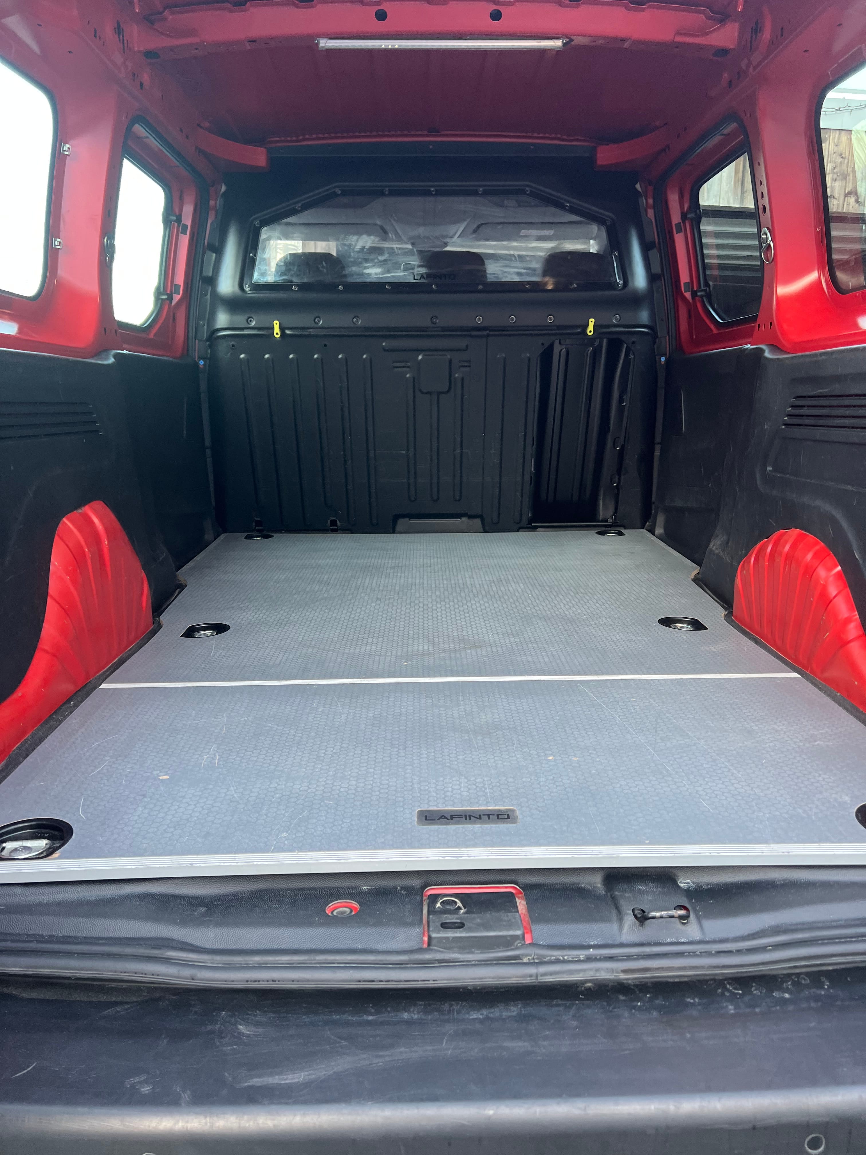 Peugeot Partner Varebil med Vinterdekk