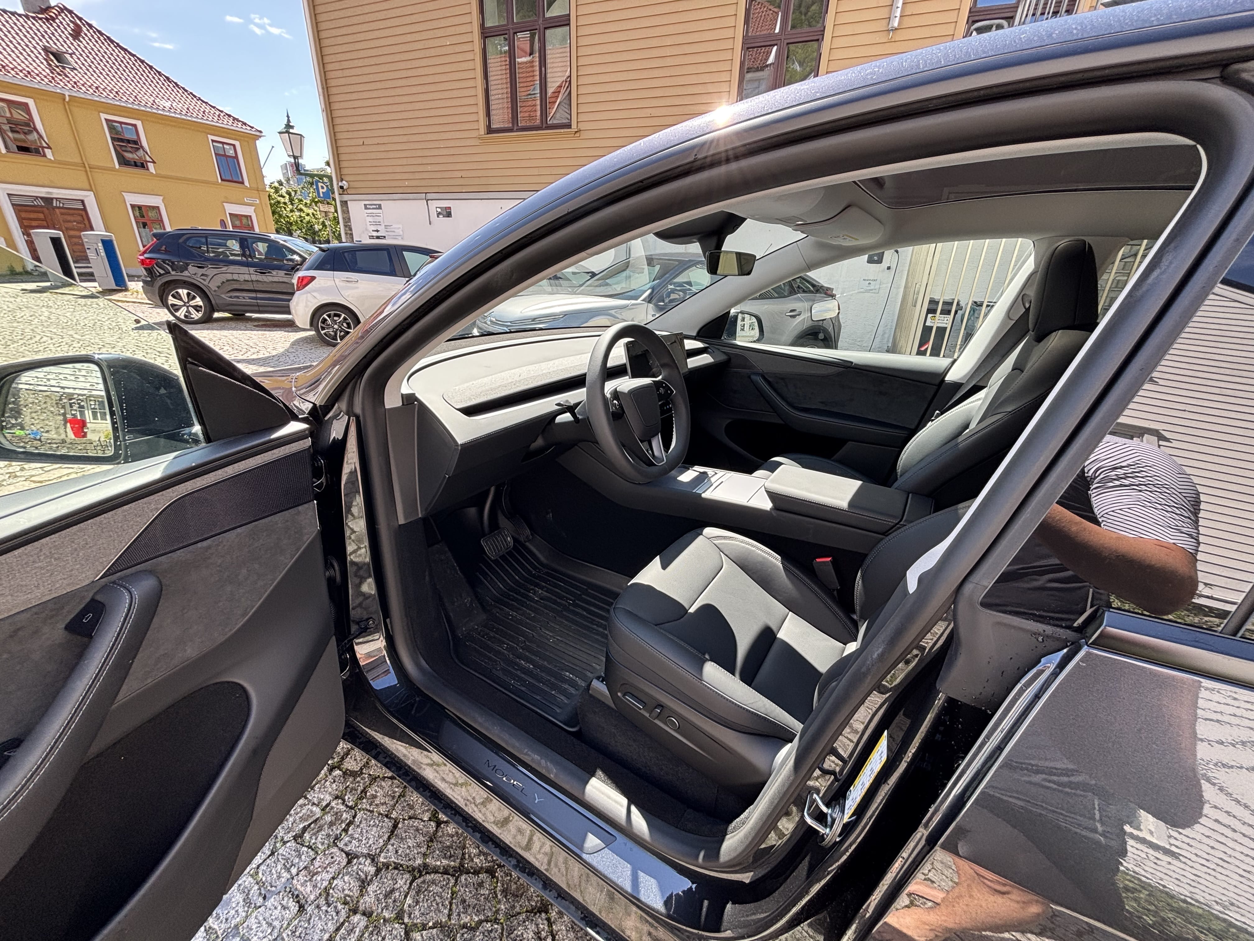 Tesla Model Y Long Range med Tilhengerfeste