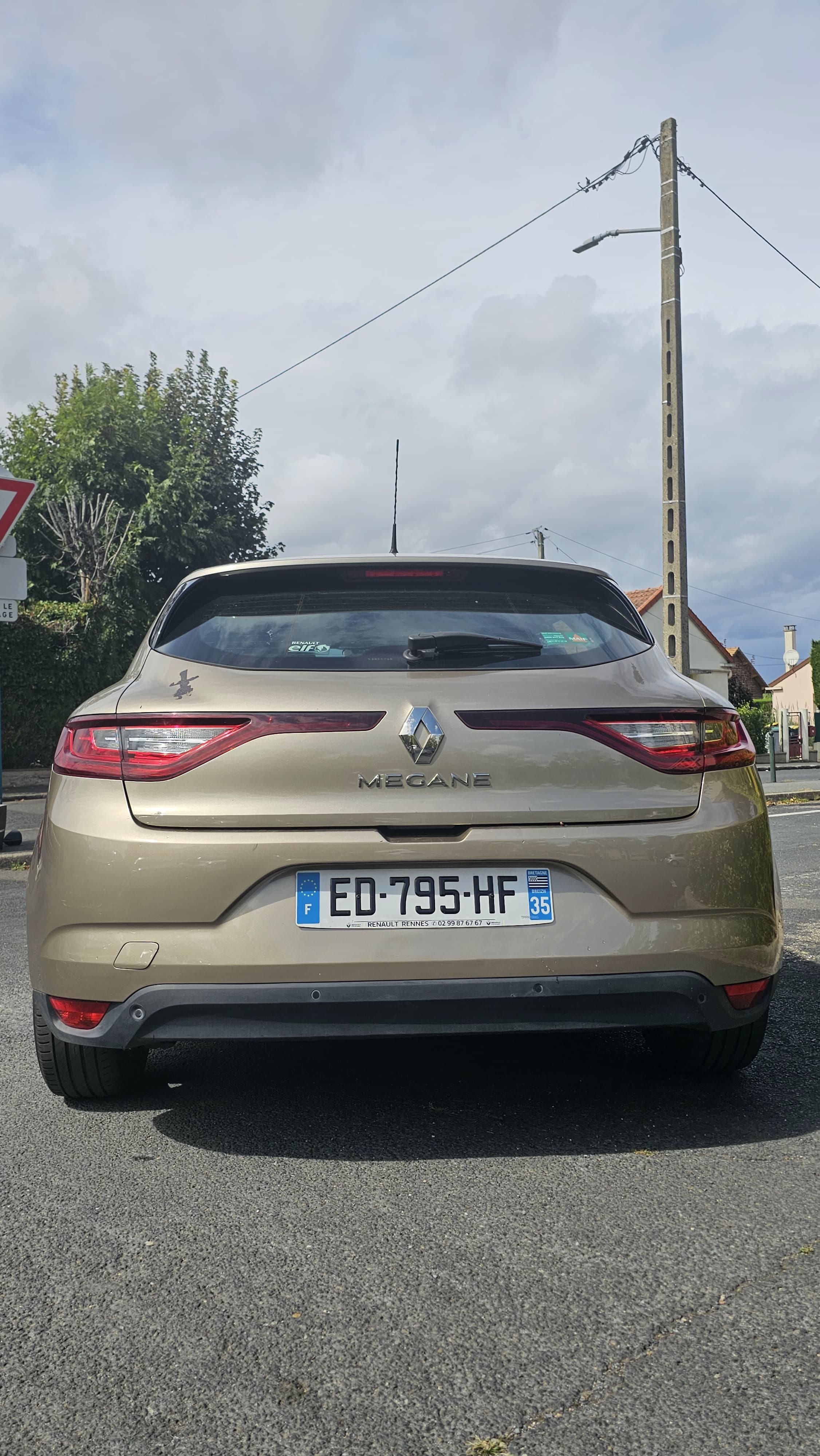 Renault Mégane Essence 130cv avec Entrée audio / iPod