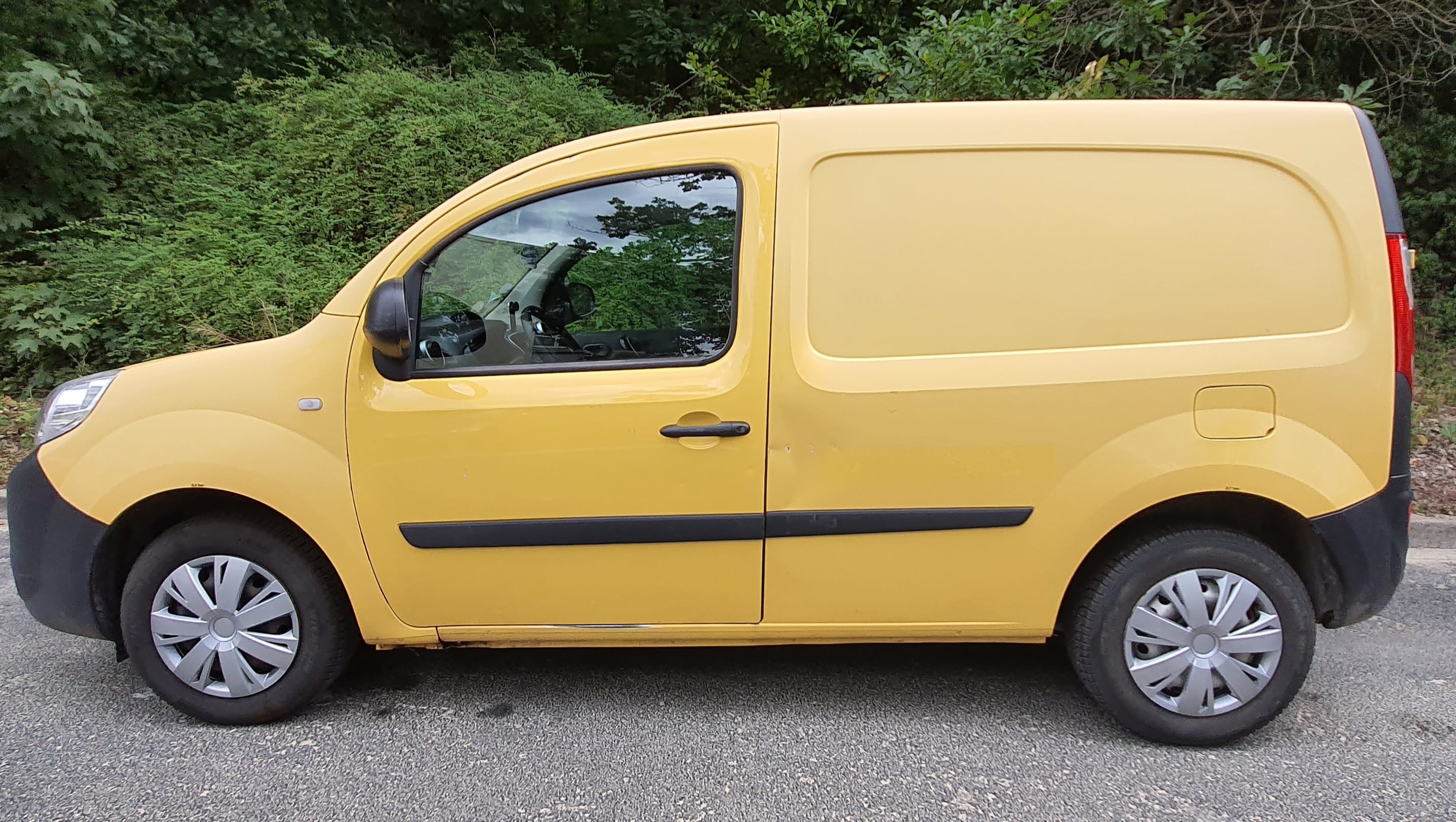 Renault Kangoo Express 1.5 DCI 75 CH (PARKING GRATUIT) avec Entrée audio / iPod